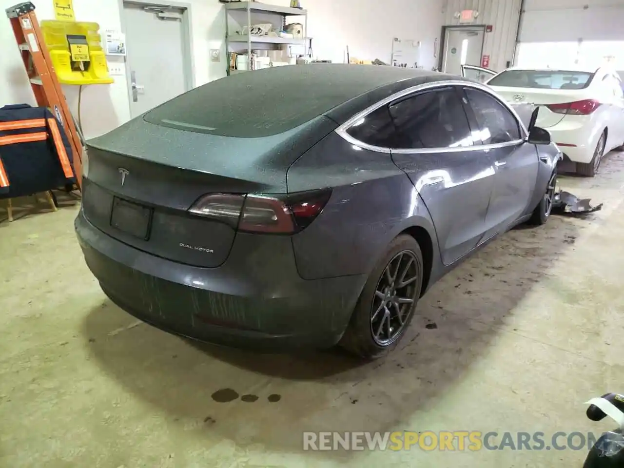 4 Photograph of a damaged car 5YJ3E1EBXKF432727 TESLA MODEL 3 2019