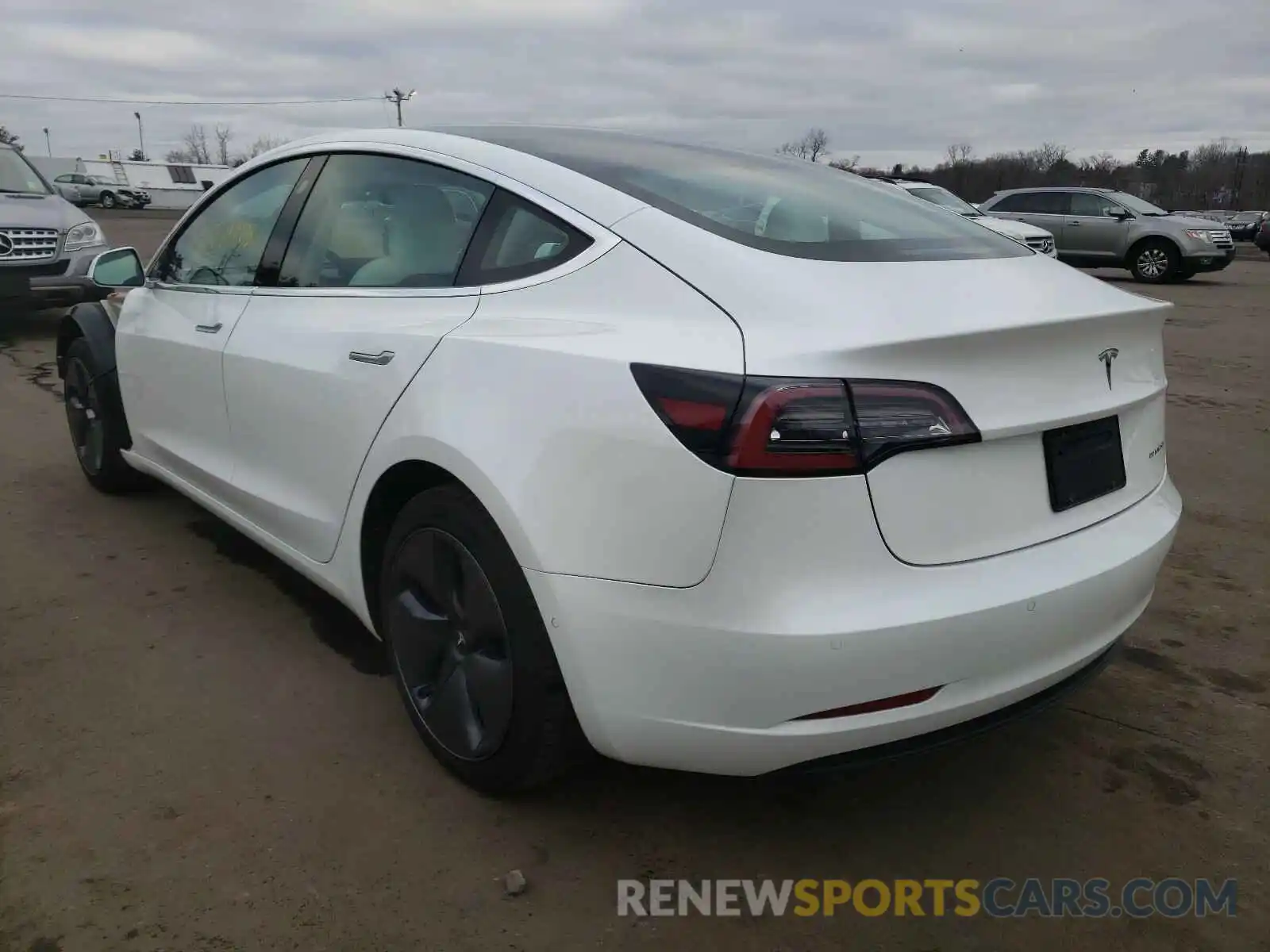 3 Фотография поврежденного автомобиля 5YJ3E1EBXKF437247 TESLA MODEL 3 2019