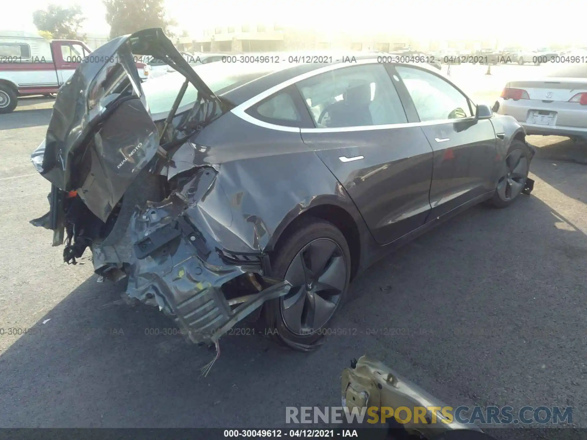 4 Photograph of a damaged car 5YJ3E1EBXKF492894 TESLA MODEL 3 2019