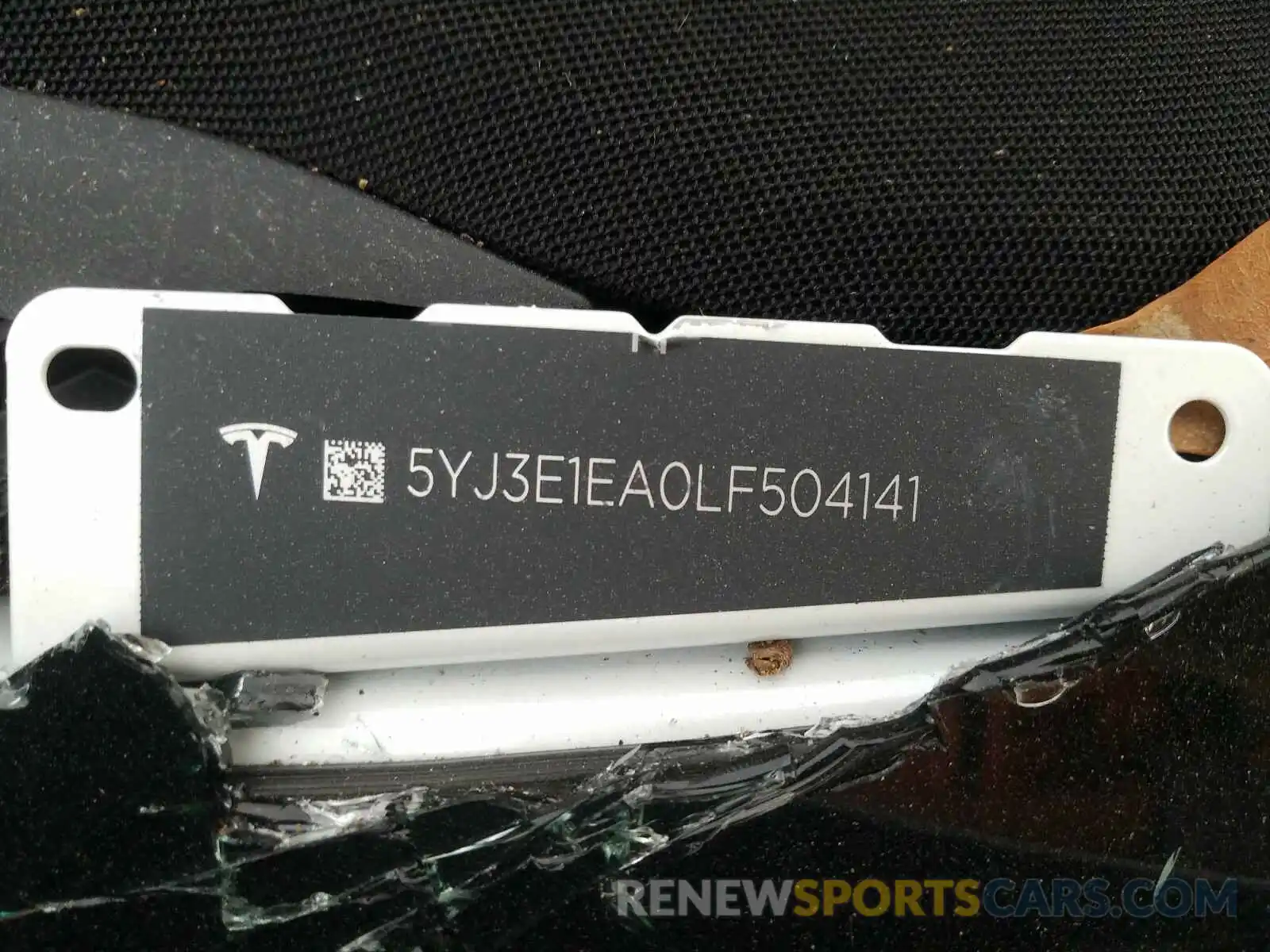 10 Photograph of a damaged car 5YJ3E1EA0LF504141 TESLA MODEL 3 2020