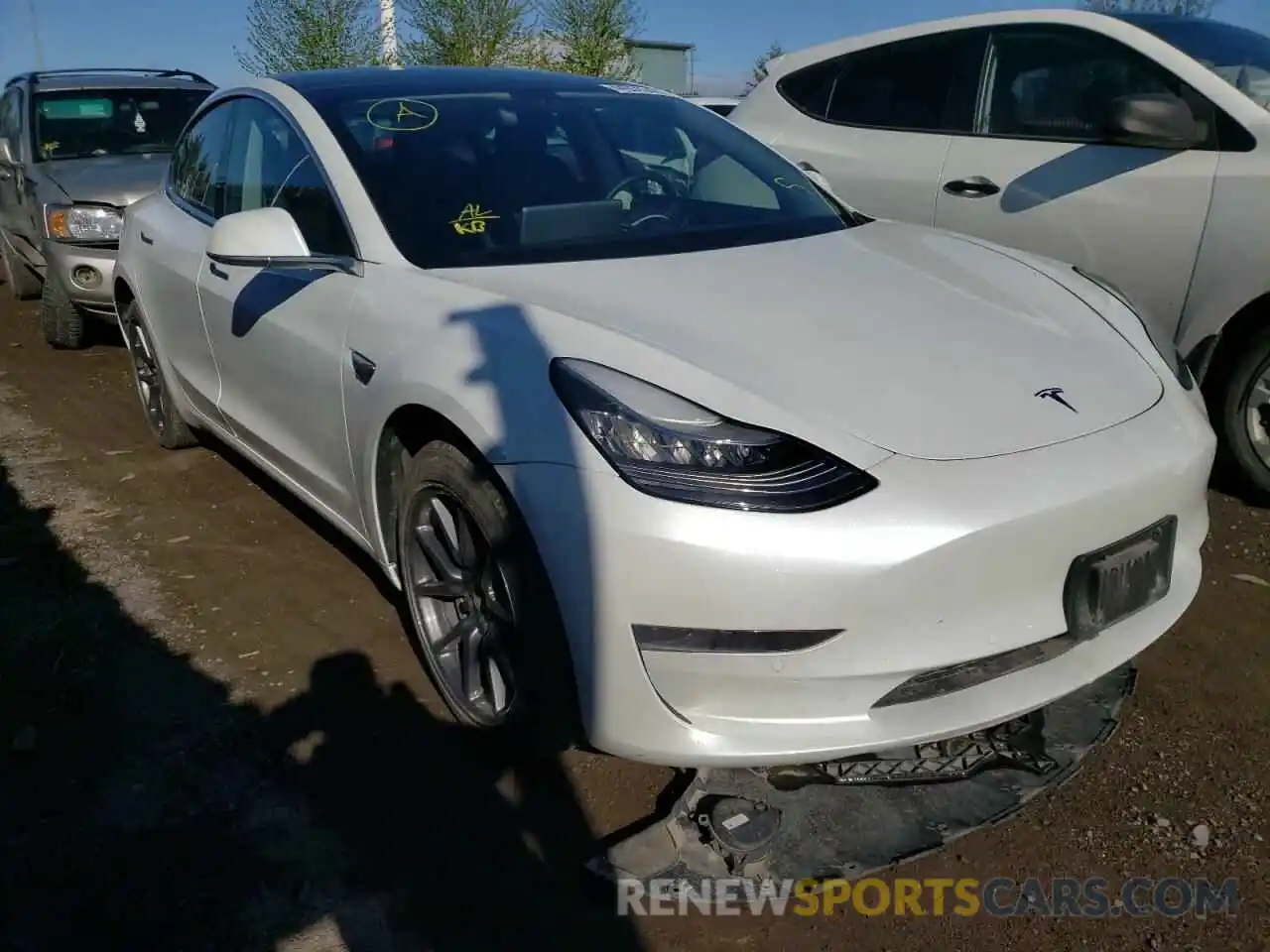 1 Photograph of a damaged car 5YJ3E1EA0LF529430 TESLA MODEL 3 2020