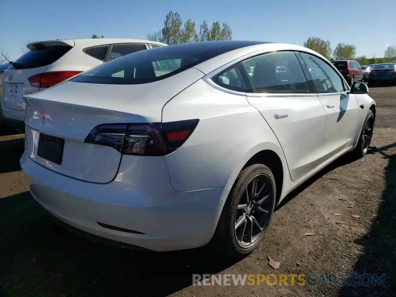 4 Photograph of a damaged car 5YJ3E1EA0LF529430 TESLA MODEL 3 2020