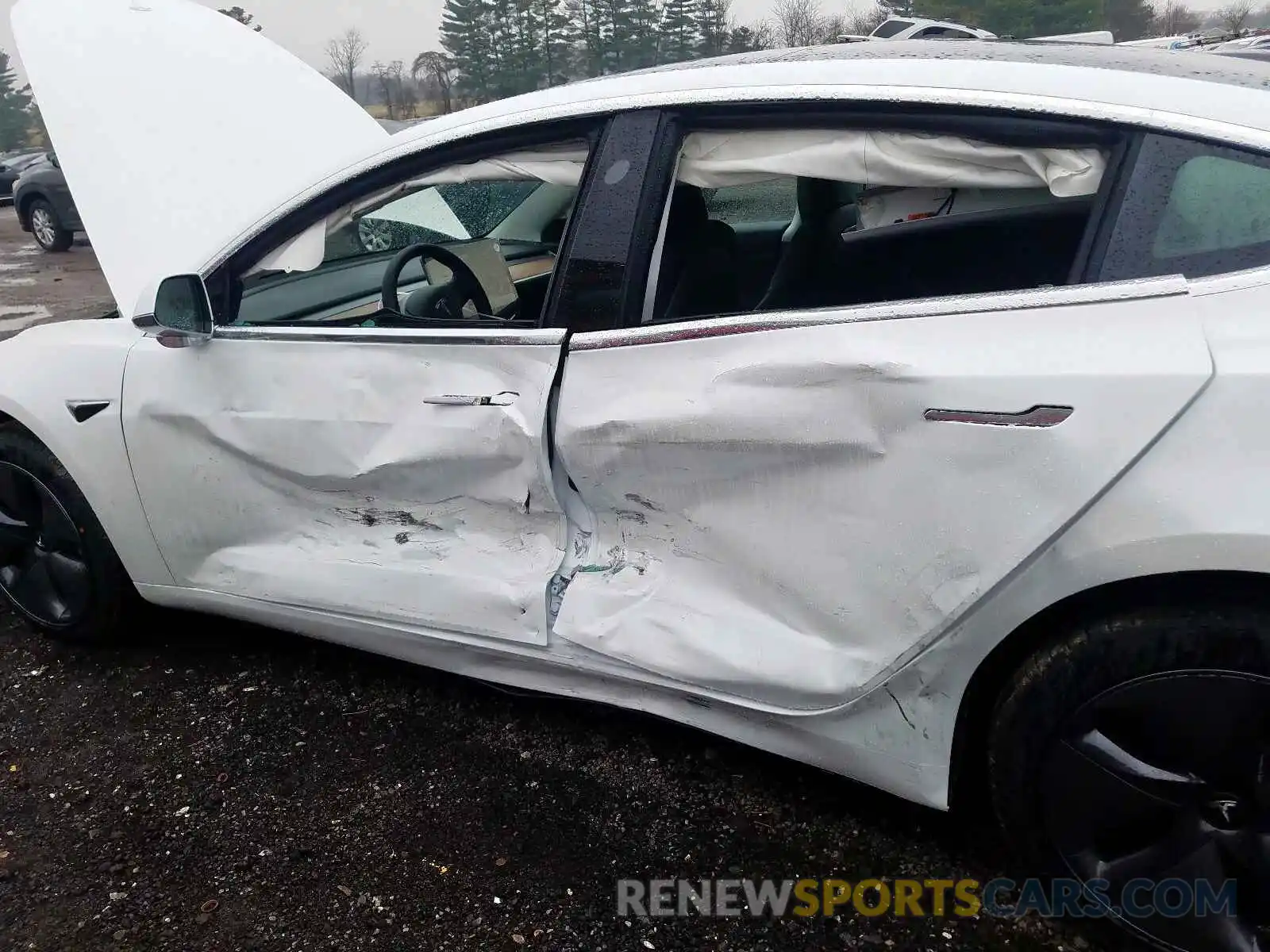 10 Photograph of a damaged car 5YJ3E1EA0LF590714 TESLA MODEL 3 2020