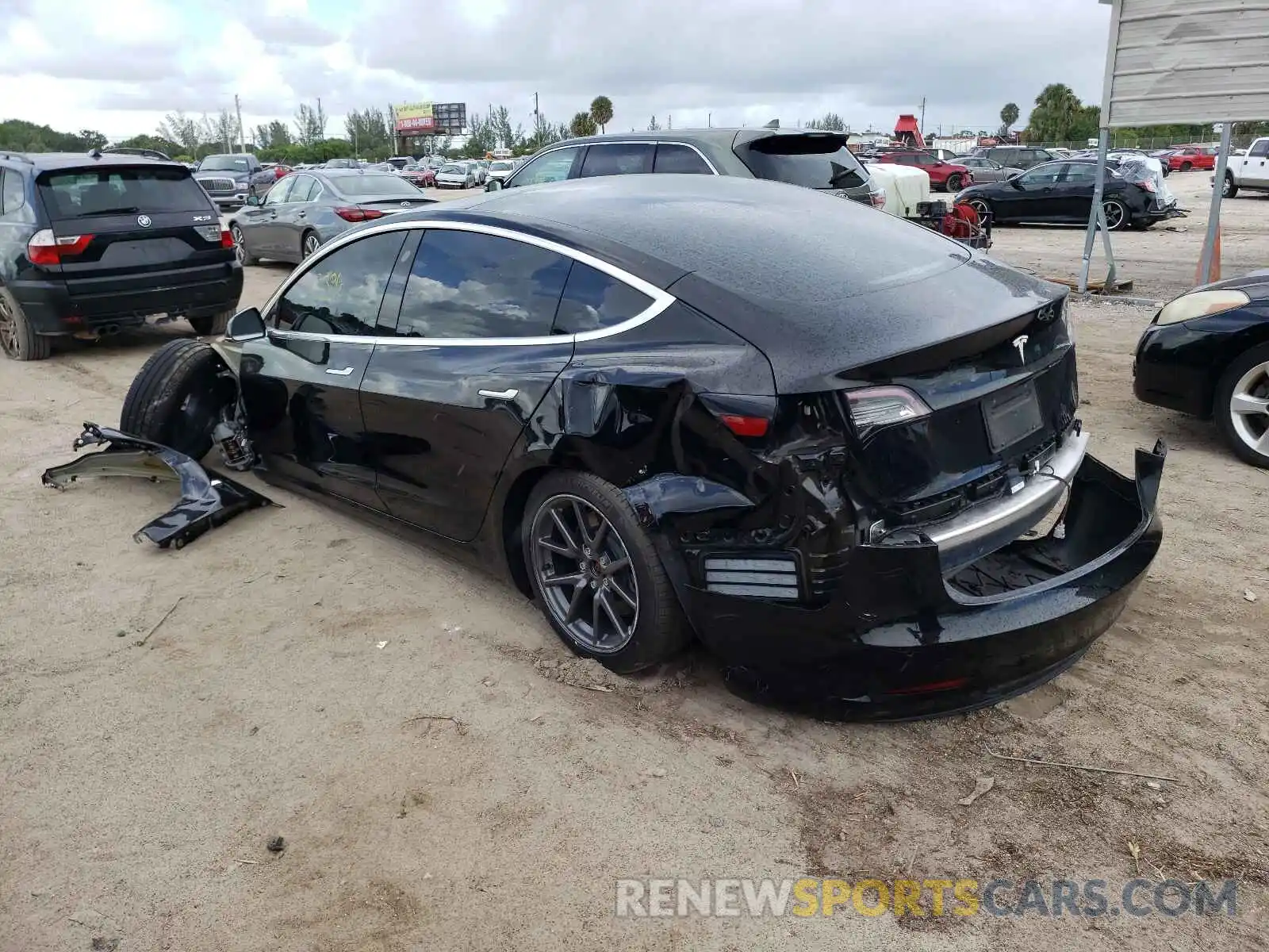 3 Photograph of a damaged car 5YJ3E1EA0LF611156 TESLA MODEL 3 2020