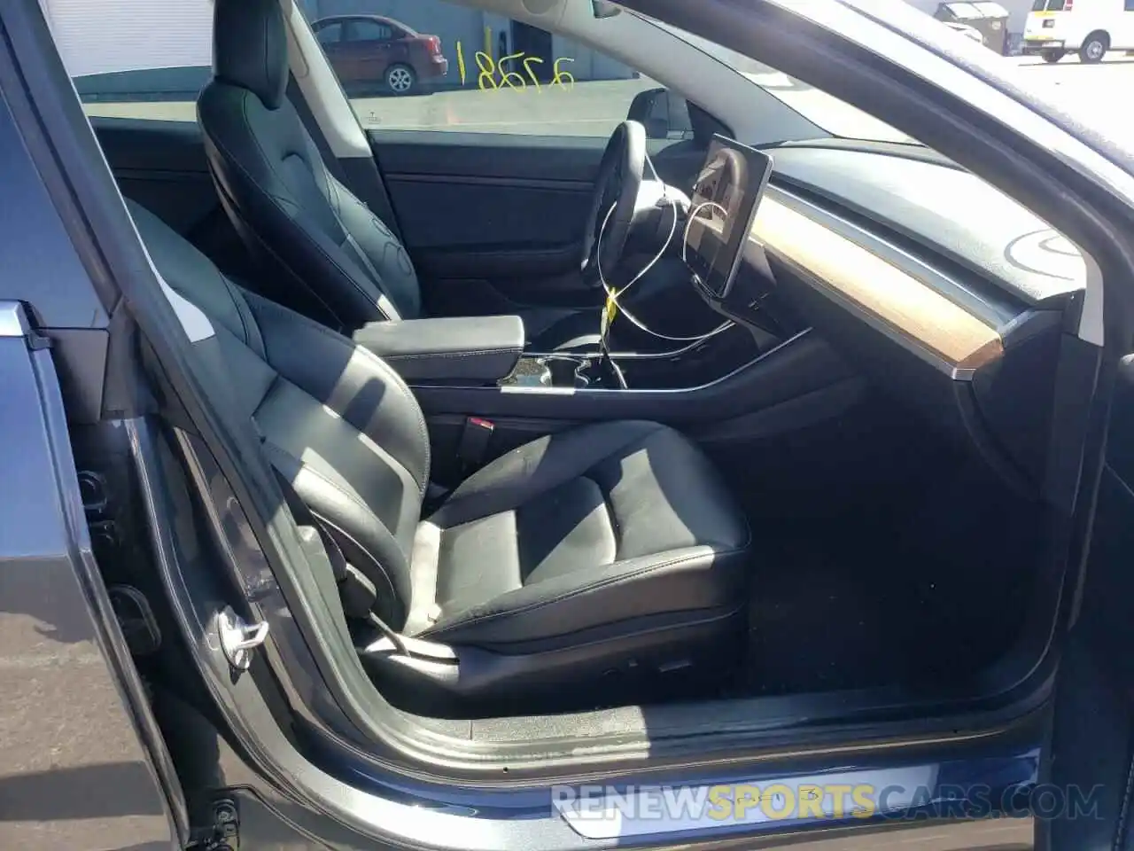 5 Photograph of a damaged car 5YJ3E1EA0LF633299 TESLA MODEL 3 2020