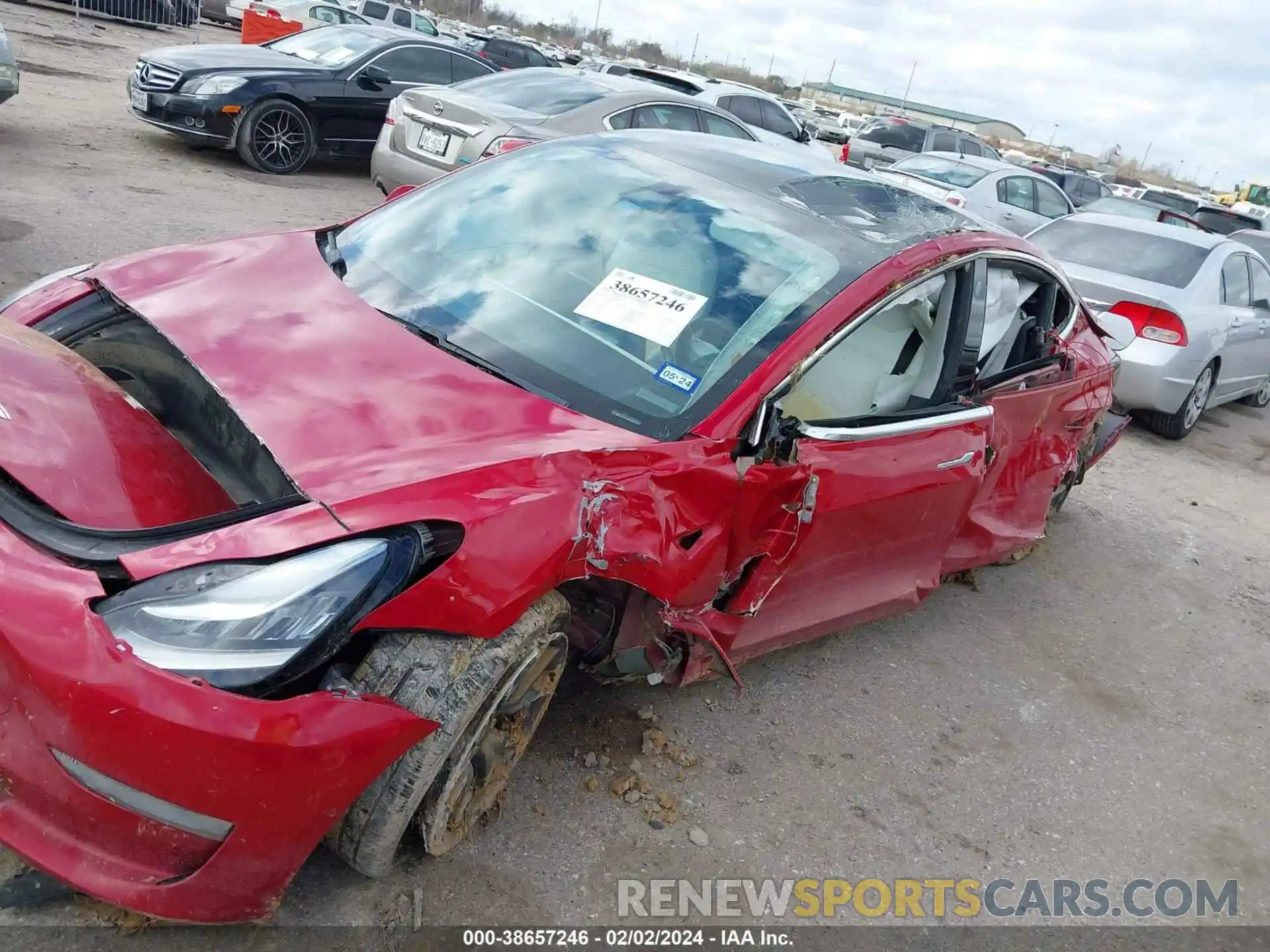 6 Photograph of a damaged car 5YJ3E1EA0LF634663 TESLA MODEL 3 2020