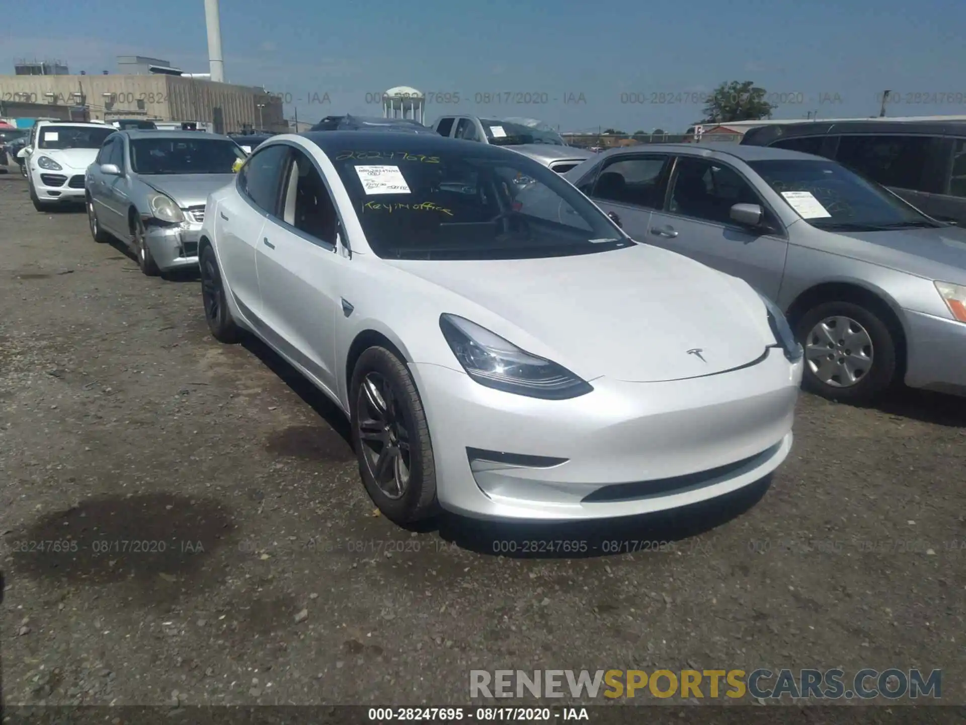 1 Photograph of a damaged car 5YJ3E1EA0LF634940 TESLA MODEL 3 2020