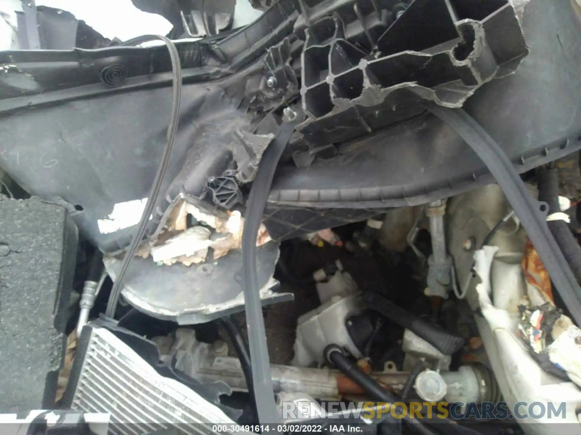 10 Photograph of a damaged car 5YJ3E1EA0LF660888 TESLA MODEL 3 2020