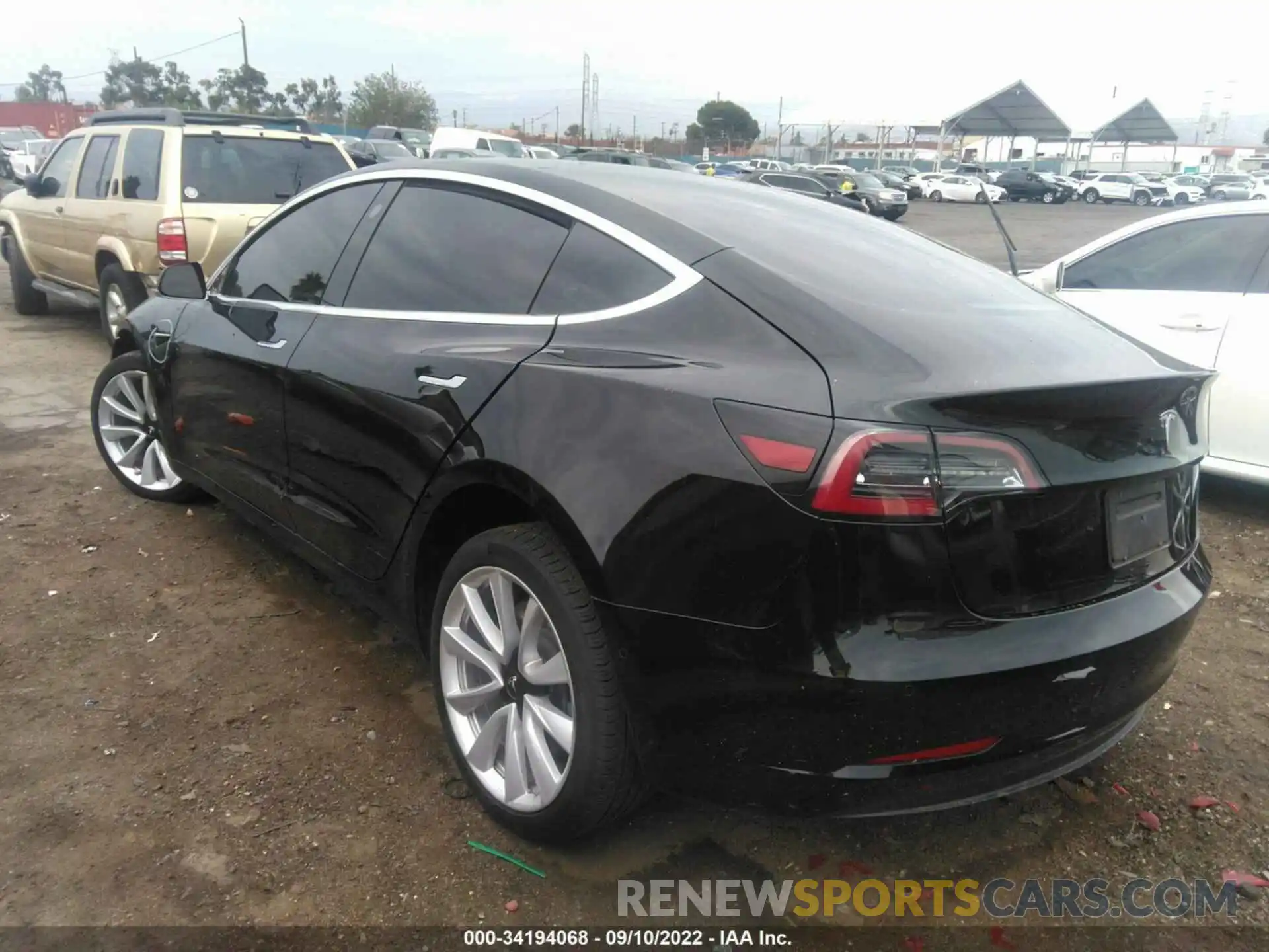 3 Photograph of a damaged car 5YJ3E1EA0LF662530 TESLA MODEL 3 2020