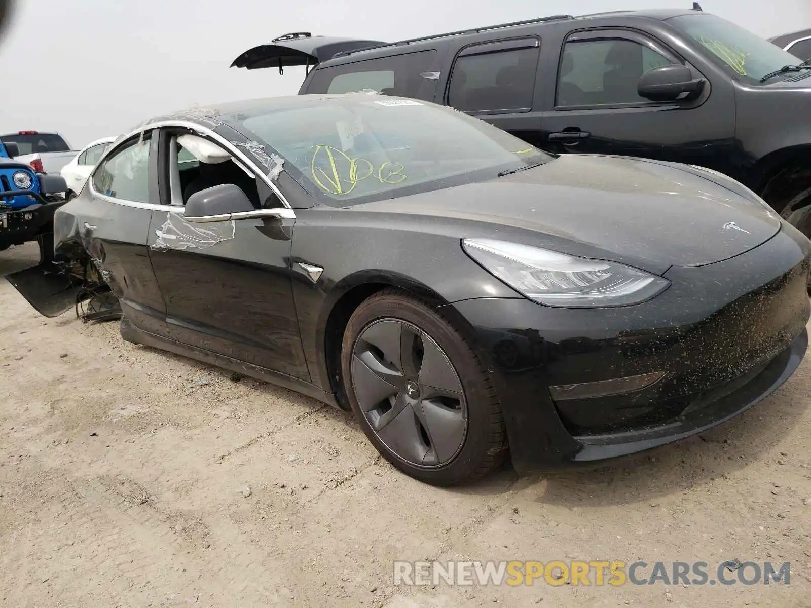 1 Photograph of a damaged car 5YJ3E1EA0LF739087 TESLA MODEL 3 2020