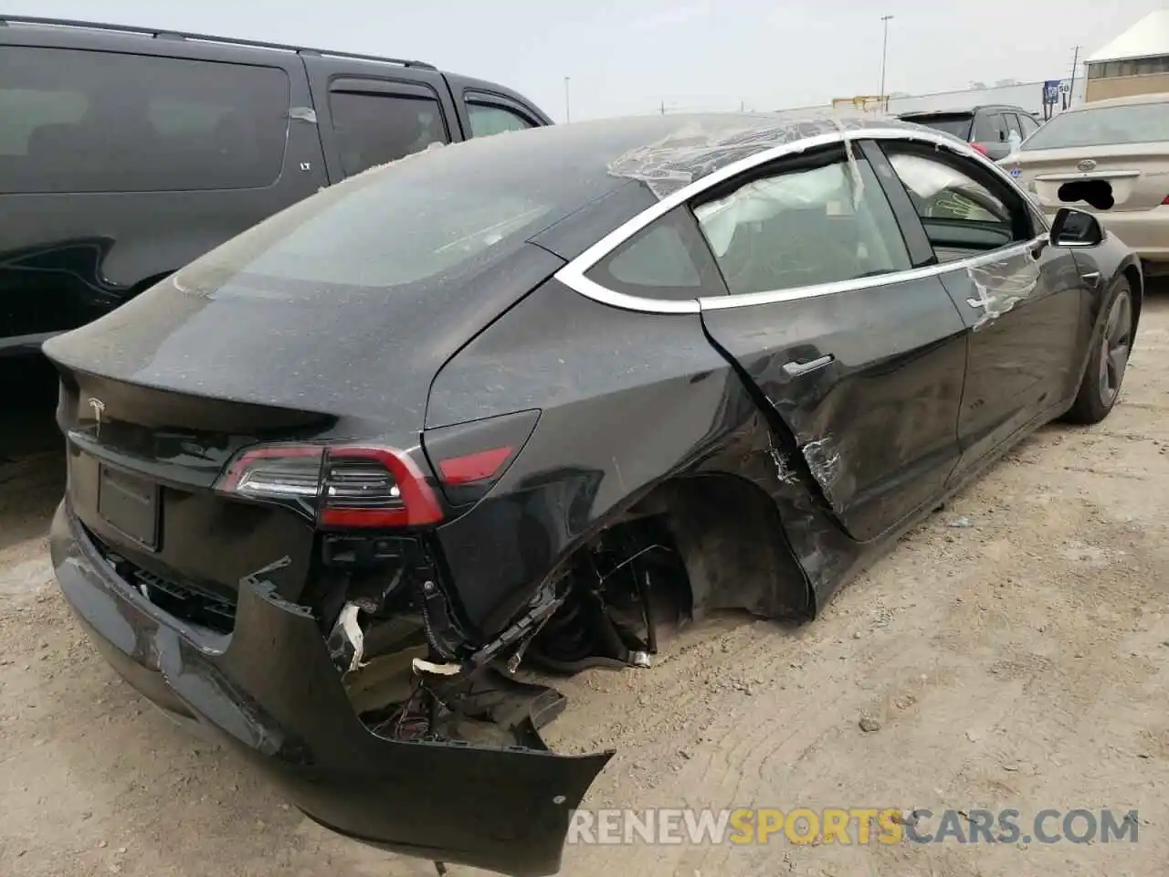 4 Photograph of a damaged car 5YJ3E1EA0LF739087 TESLA MODEL 3 2020