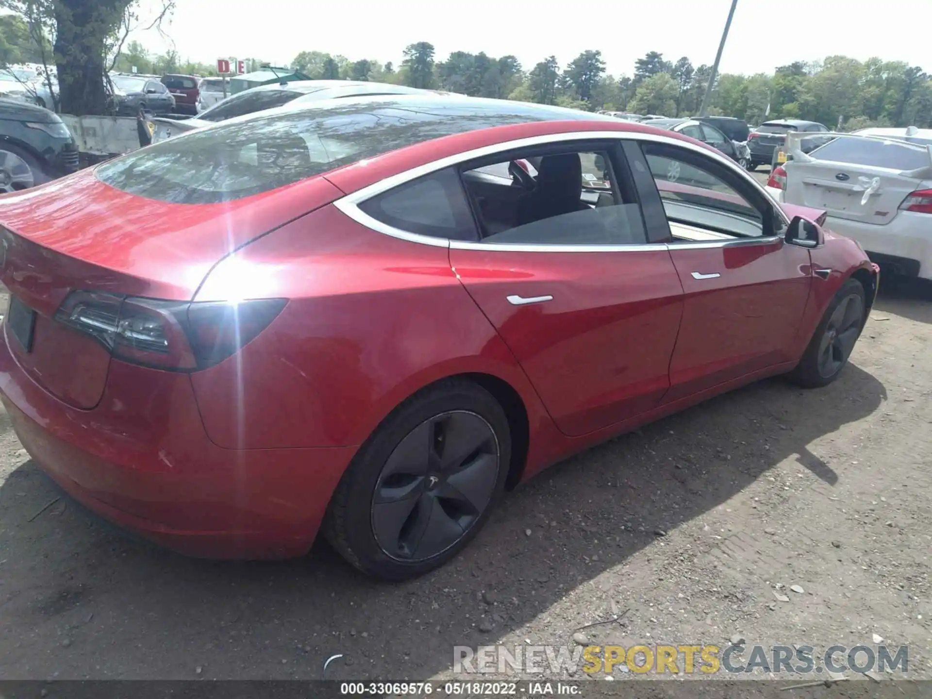 4 Photograph of a damaged car 5YJ3E1EA0LF745648 TESLA MODEL 3 2020