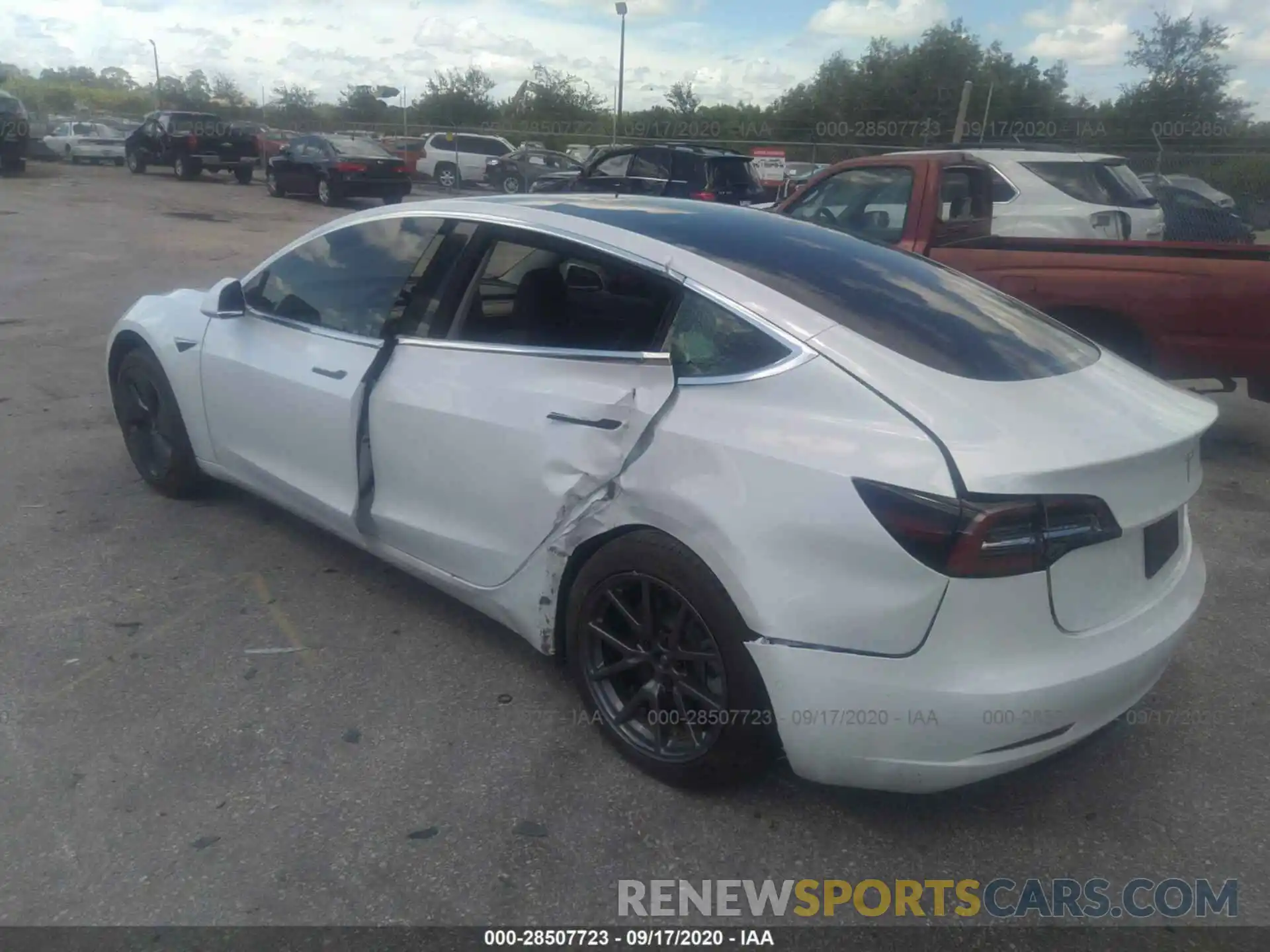 3 Photograph of a damaged car 5YJ3E1EA0LF747125 TESLA MODEL 3 2020