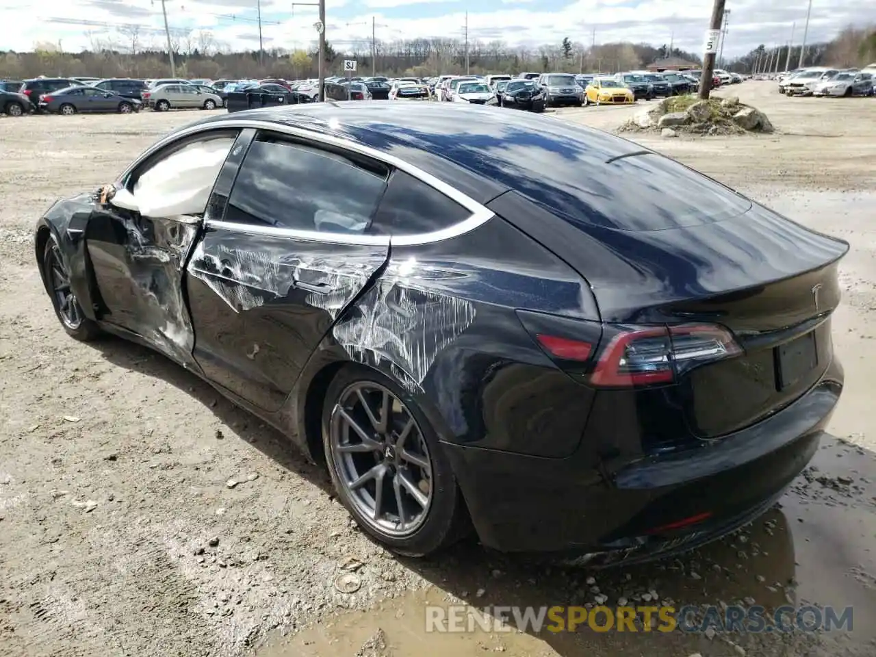 3 Photograph of a damaged car 5YJ3E1EA0LF784756 TESLA MODEL 3 2020