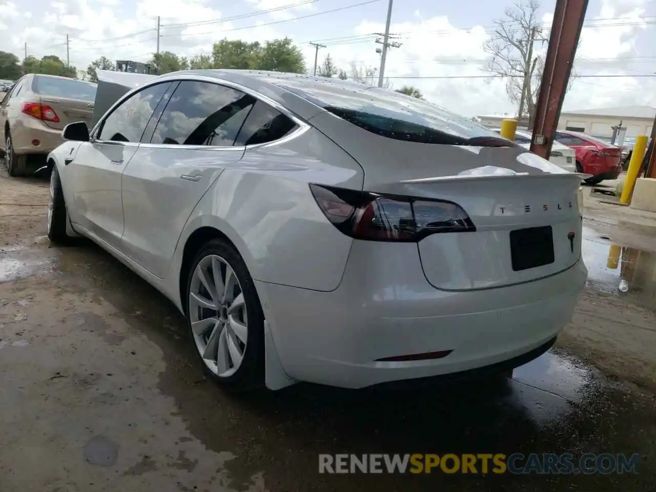 3 Photograph of a damaged car 5YJ3E1EA0LF793425 TESLA MODEL 3 2020