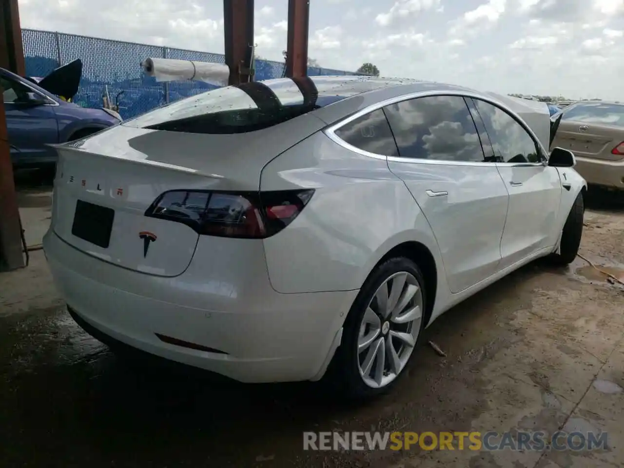 4 Photograph of a damaged car 5YJ3E1EA0LF793425 TESLA MODEL 3 2020