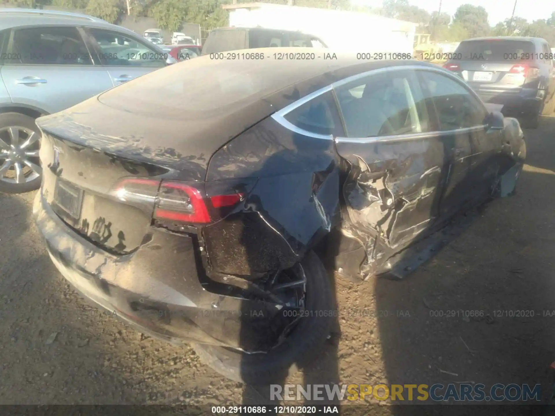 4 Photograph of a damaged car 5YJ3E1EA0LF798804 TESLA MODEL 3 2020