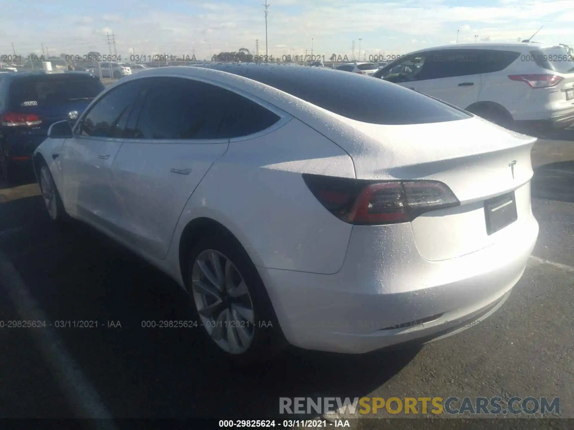 3 Photograph of a damaged car 5YJ3E1EA1LF476818 TESLA MODEL 3 2020