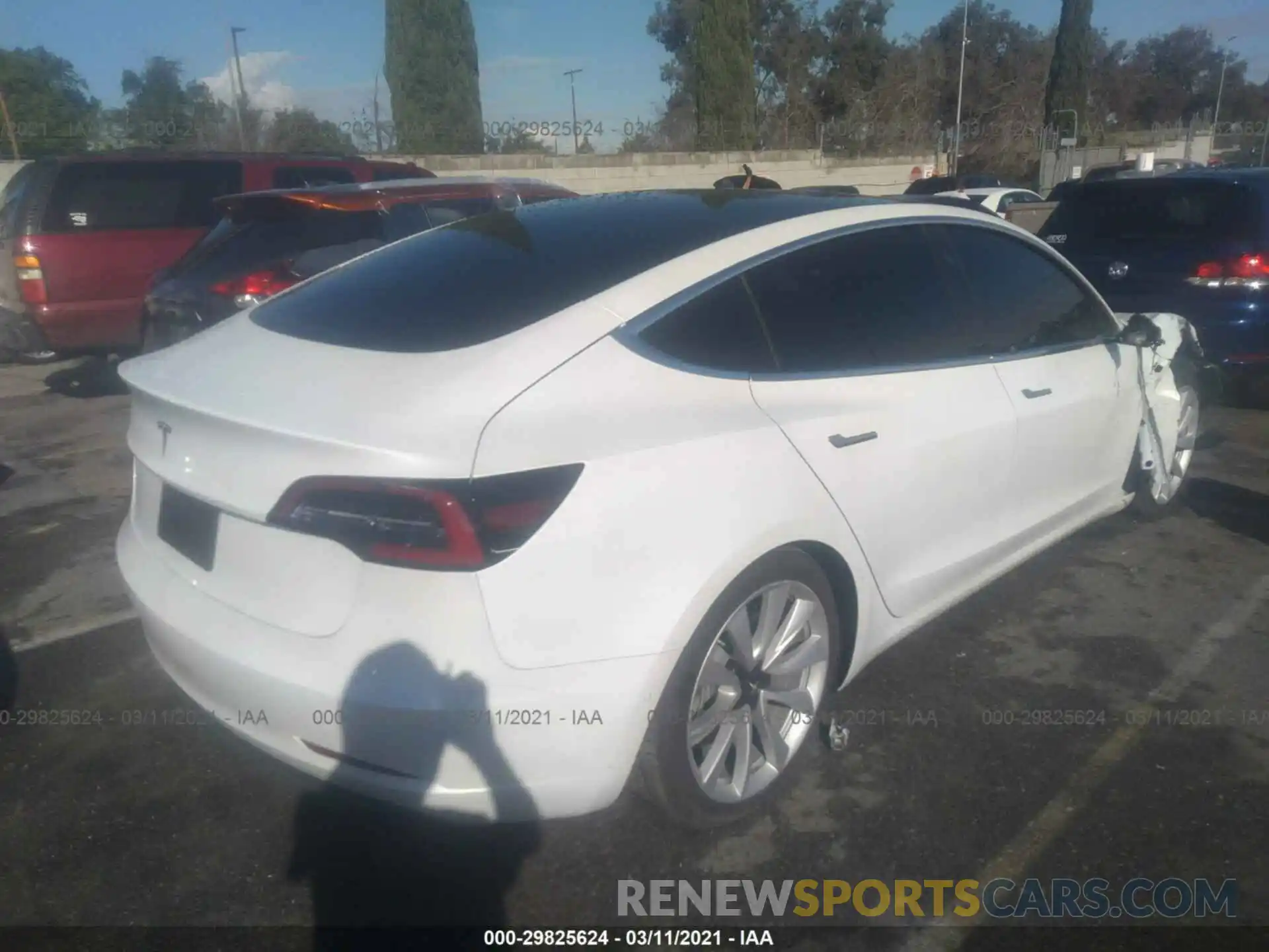 4 Photograph of a damaged car 5YJ3E1EA1LF476818 TESLA MODEL 3 2020