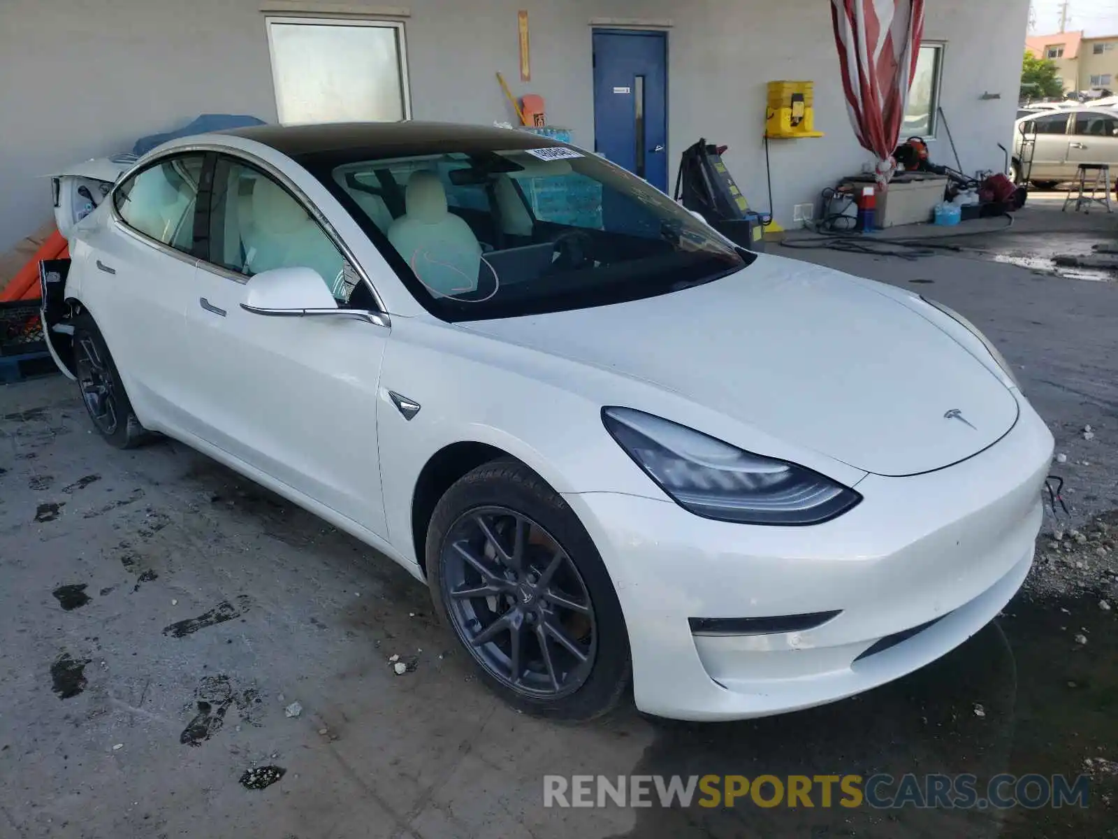 1 Photograph of a damaged car 5YJ3E1EA1LF599129 TESLA MODEL 3 2020