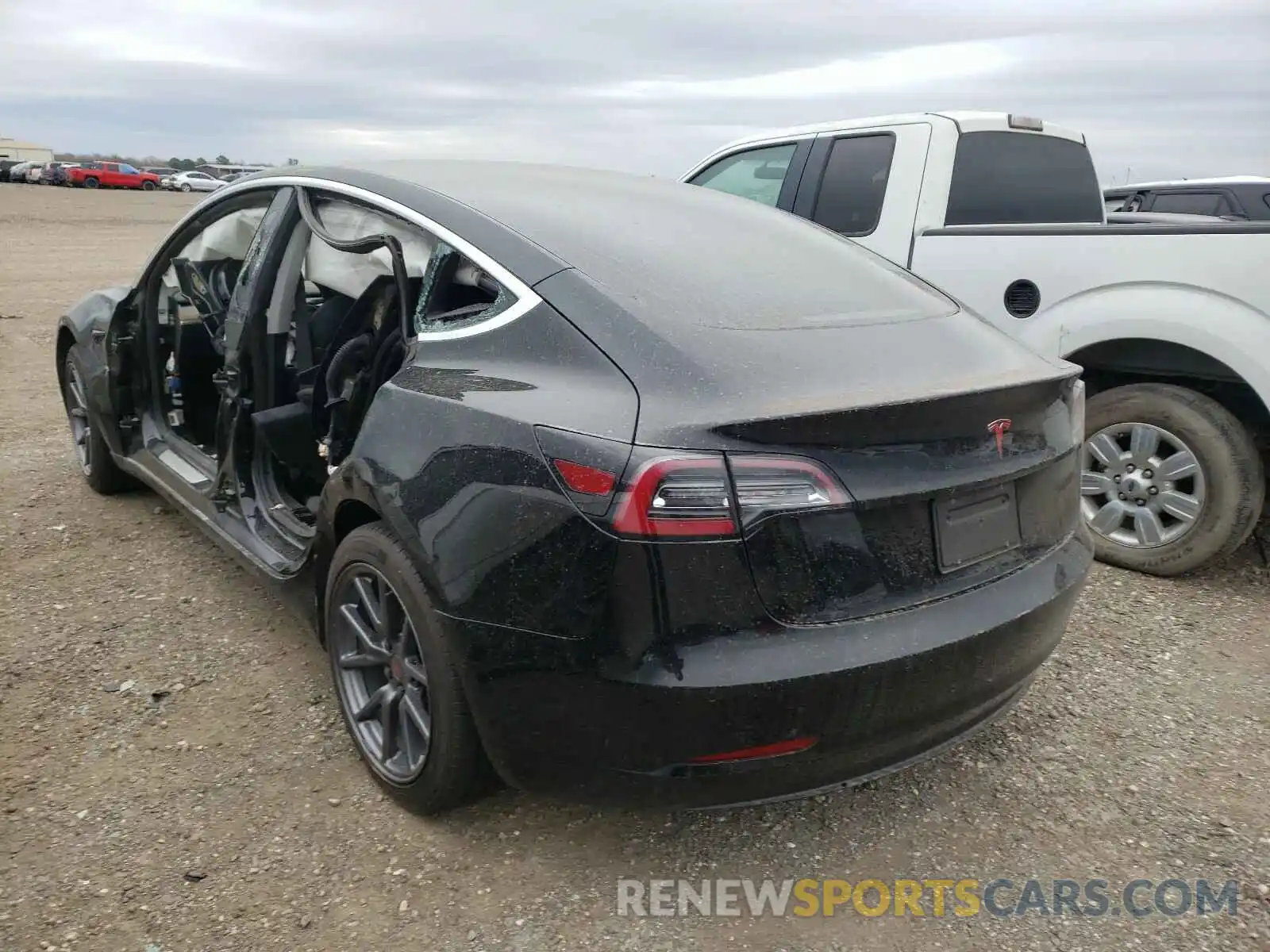 3 Photograph of a damaged car 5YJ3E1EA1LF606323 TESLA MODEL 3 2020