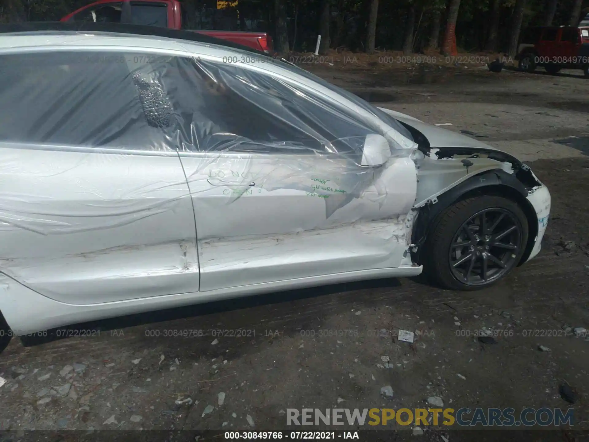 6 Photograph of a damaged car 5YJ3E1EA1LF632534 TESLA MODEL 3 2020