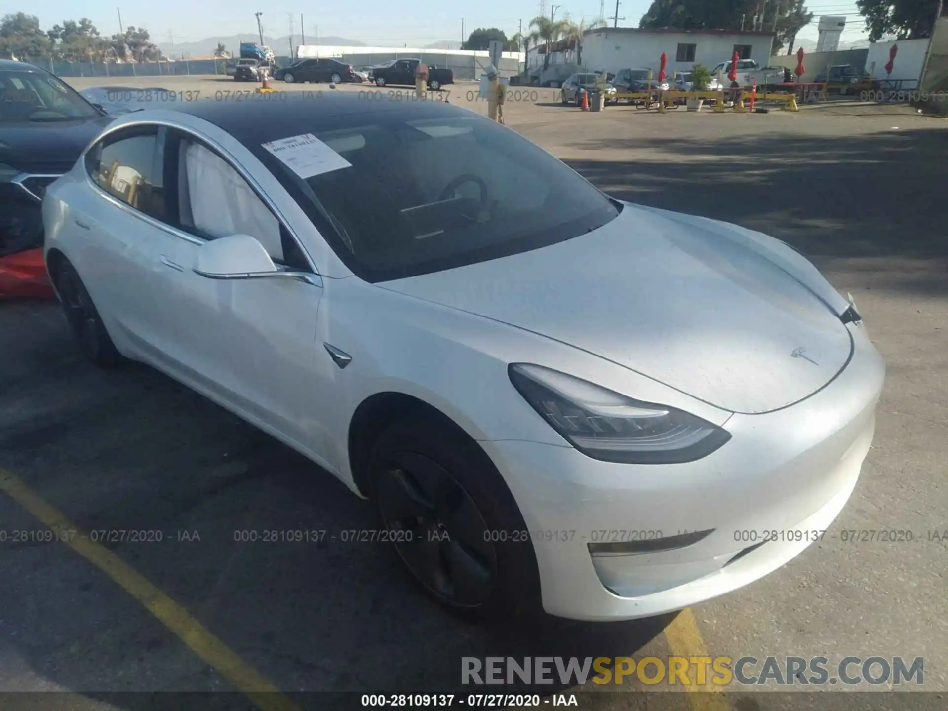 1 Photograph of a damaged car 5YJ3E1EA1LF633506 TESLA MODEL 3 2020