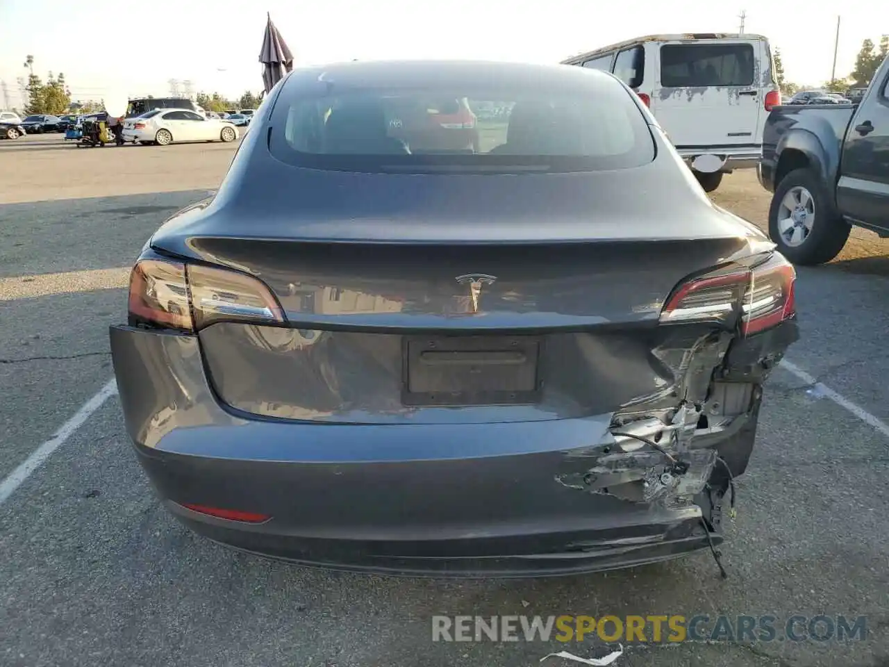 6 Photograph of a damaged car 5YJ3E1EA1LF643937 TESLA MODEL 3 2020