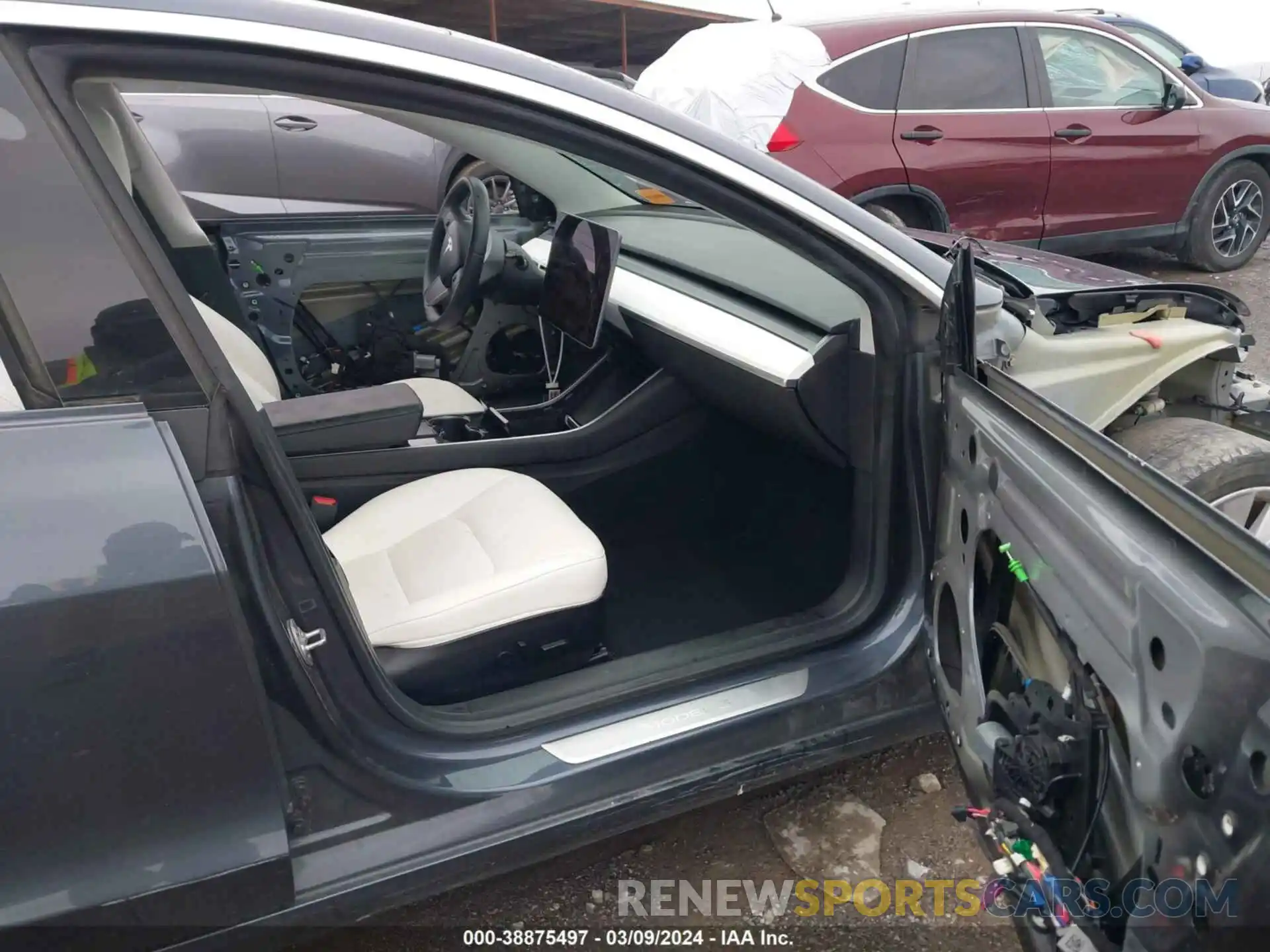 5 Photograph of a damaged car 5YJ3E1EA1LF645946 TESLA MODEL 3 2020