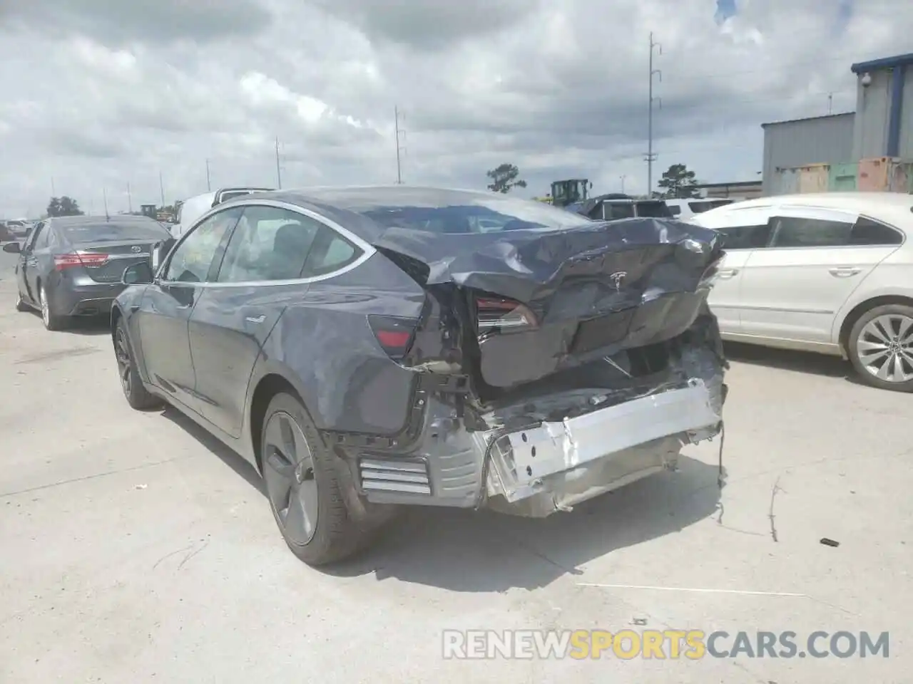 3 Photograph of a damaged car 5YJ3E1EA1LF658230 TESLA MODEL 3 2020