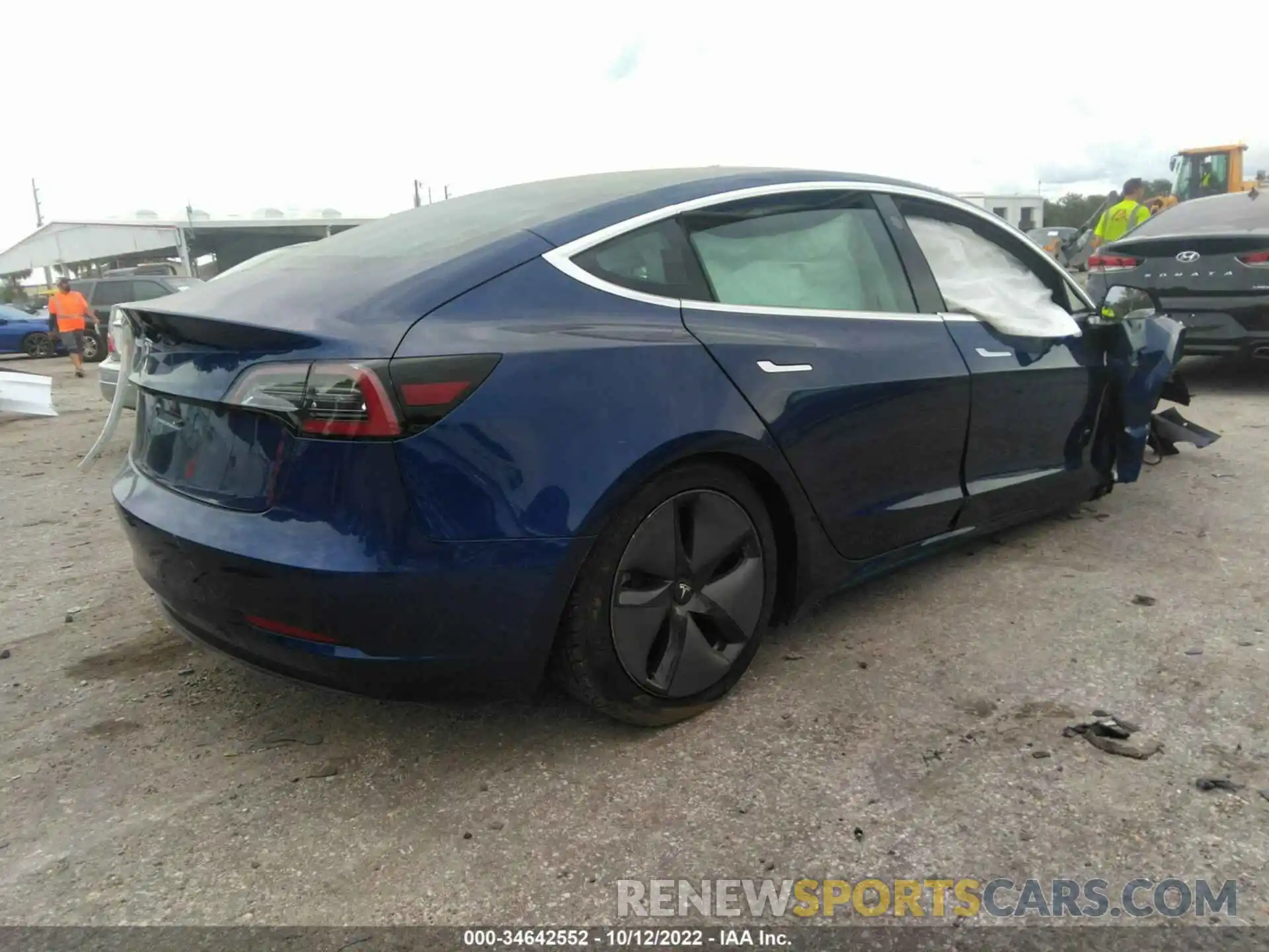 4 Фотография поврежденного автомобиля 5YJ3E1EA1LF658339 TESLA MODEL 3 2020