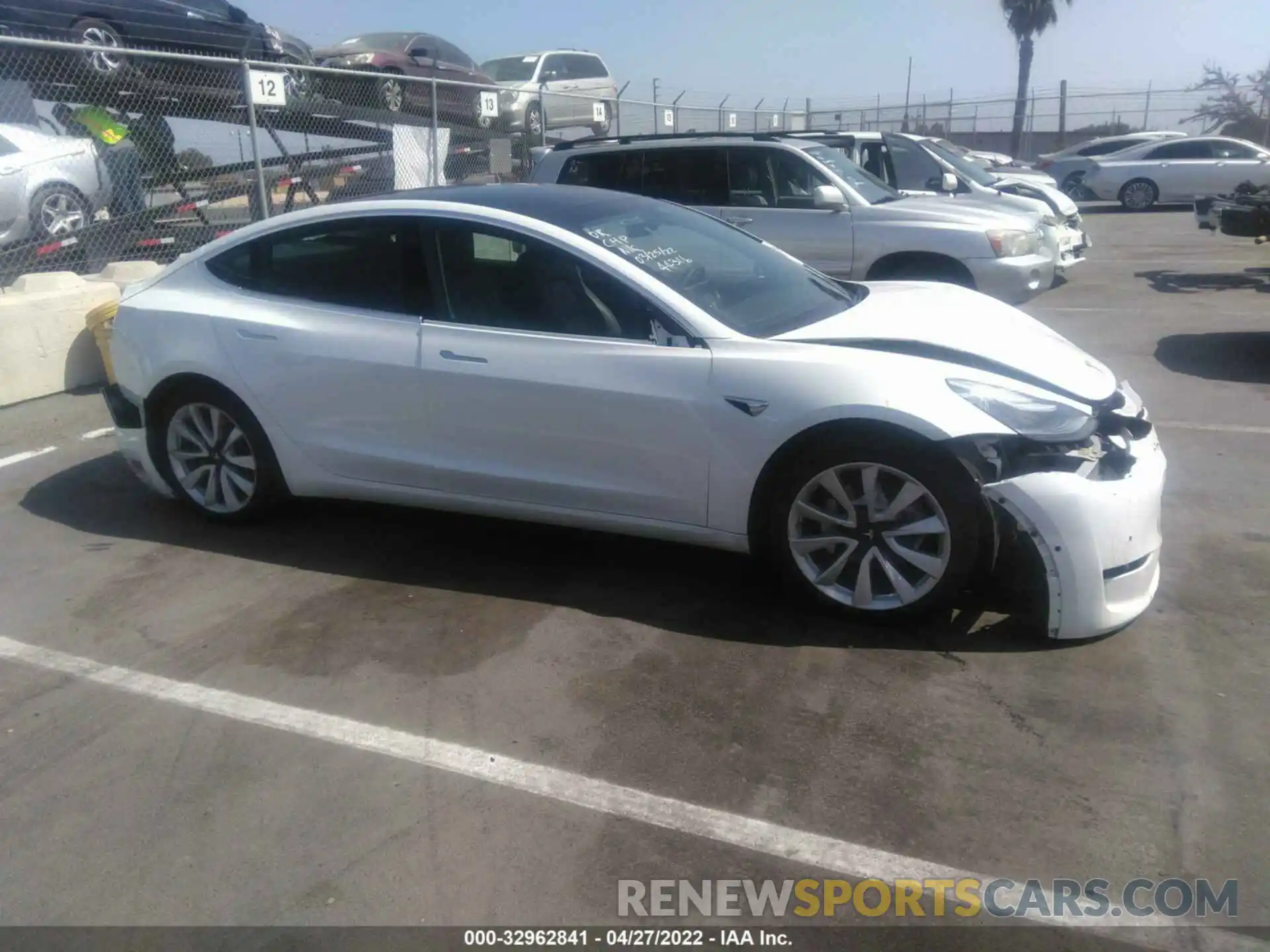 1 Photograph of a damaged car 5YJ3E1EA1LF661628 TESLA MODEL 3 2020