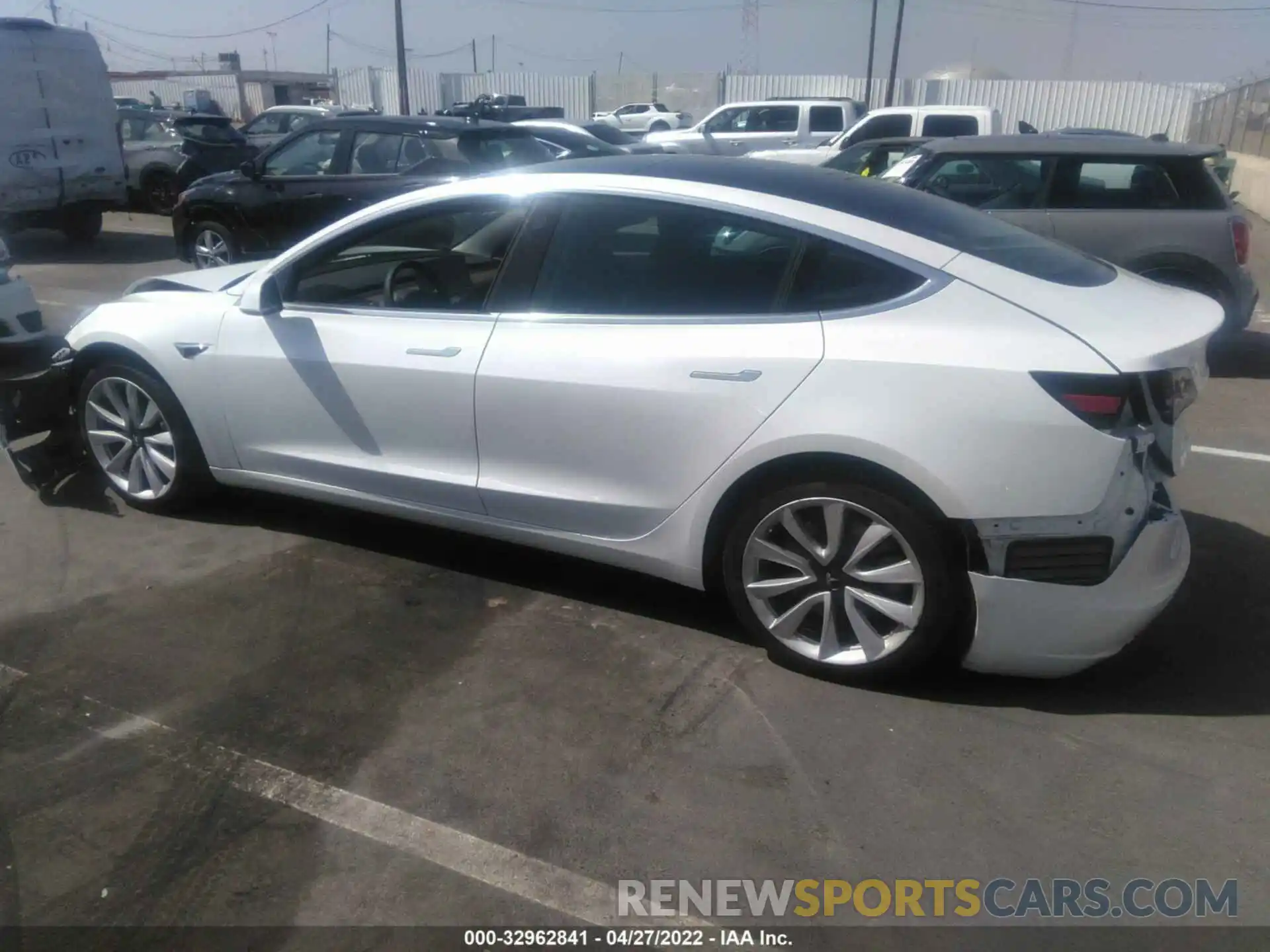 3 Photograph of a damaged car 5YJ3E1EA1LF661628 TESLA MODEL 3 2020