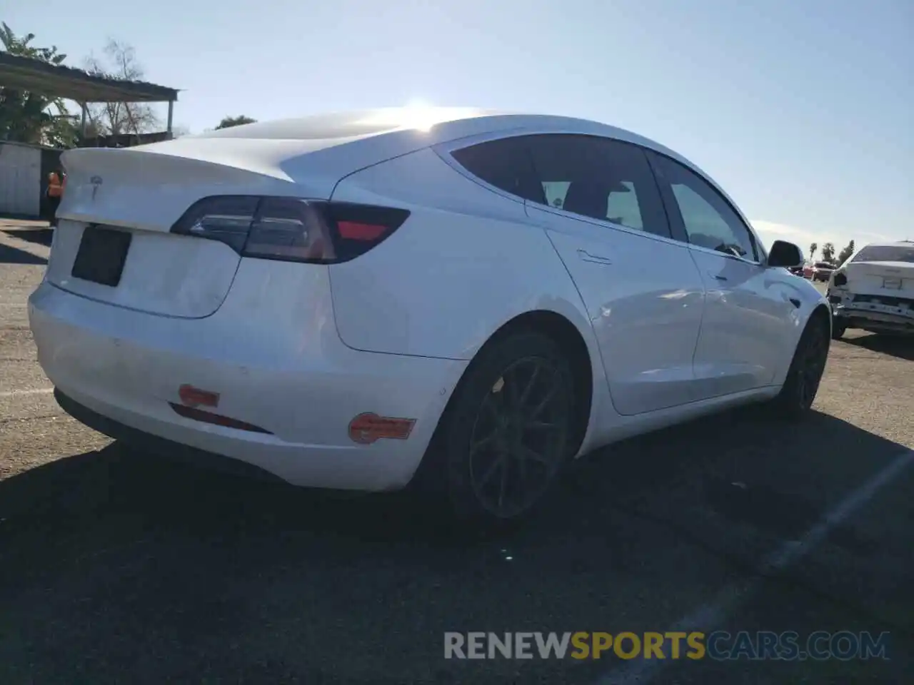 4 Photograph of a damaged car 5YJ3E1EA1LF737221 TESLA MODEL 3 2020