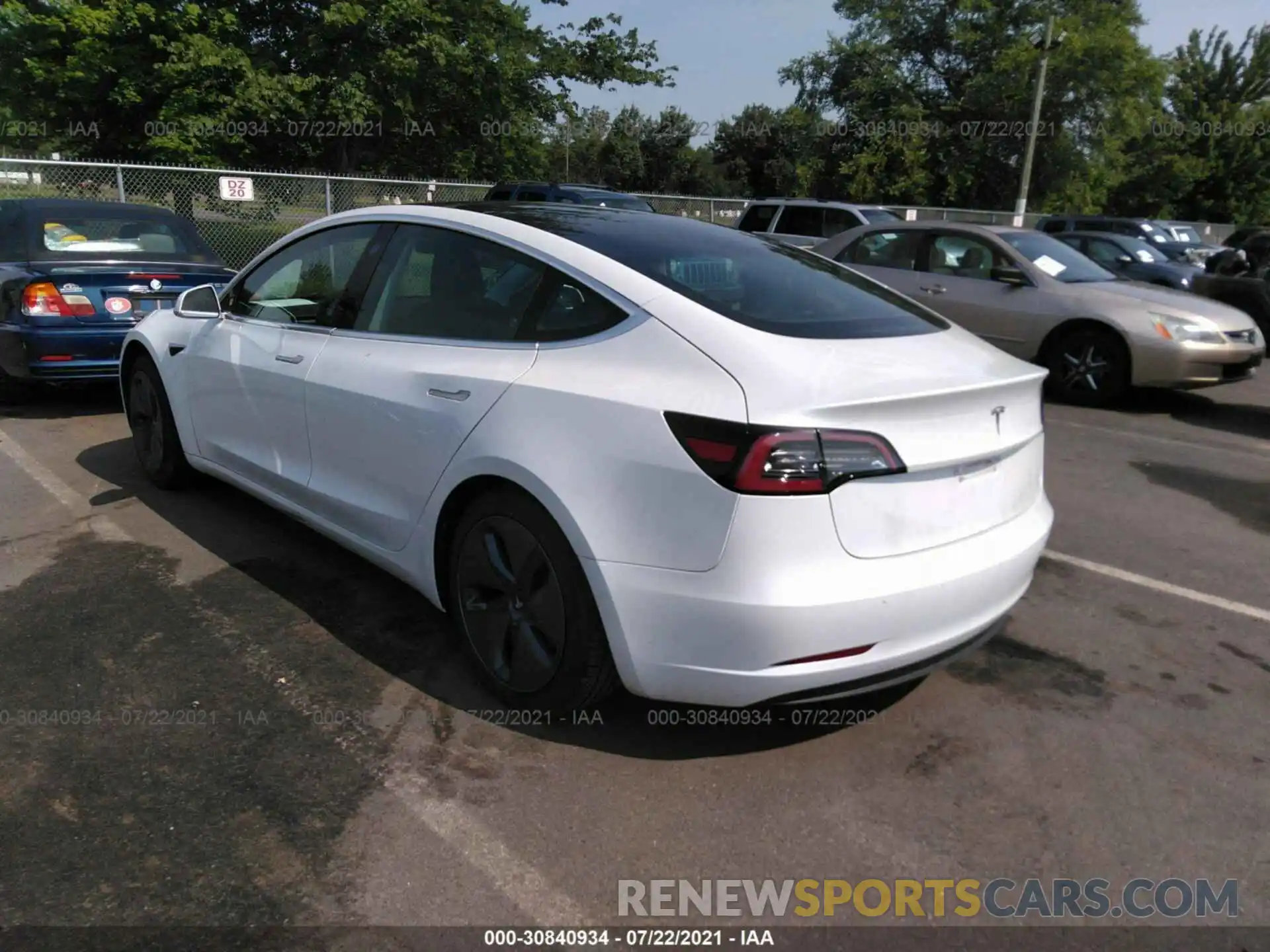 3 Photograph of a damaged car 5YJ3E1EA1LF747179 TESLA MODEL 3 2020