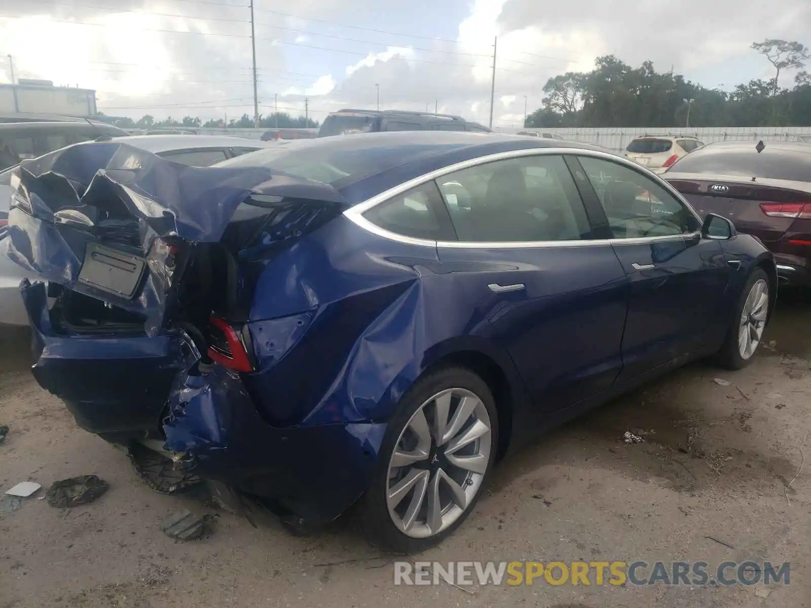 4 Photograph of a damaged car 5YJ3E1EA1LF783843 TESLA MODEL 3 2020