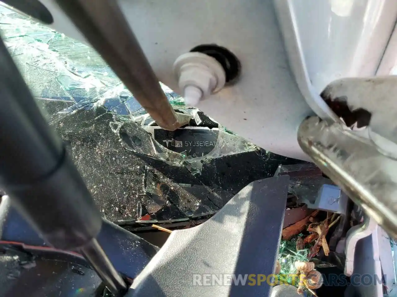 10 Photograph of a damaged car 5YJ3E1EA1LF785088 TESLA MODEL 3 2020