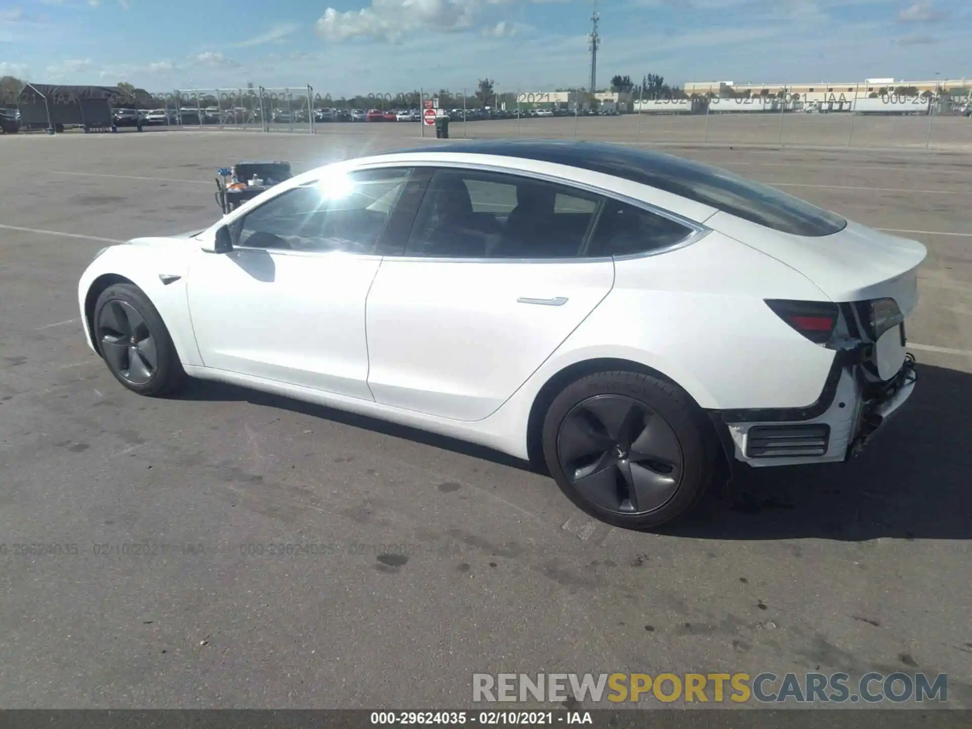 3 Photograph of a damaged car 5YJ3E1EA2LF504531 TESLA MODEL 3 2020