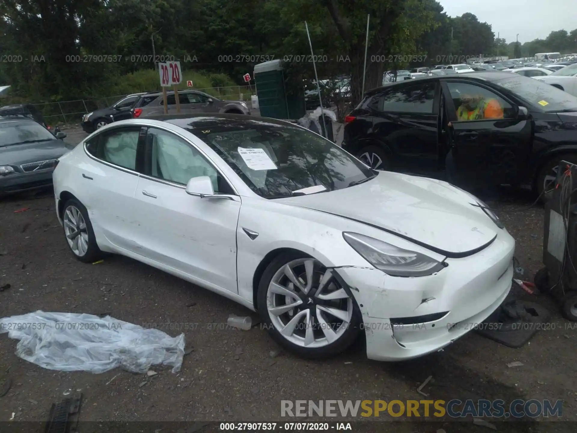 1 Photograph of a damaged car 5YJ3E1EA2LF509938 TESLA MODEL 3 2020