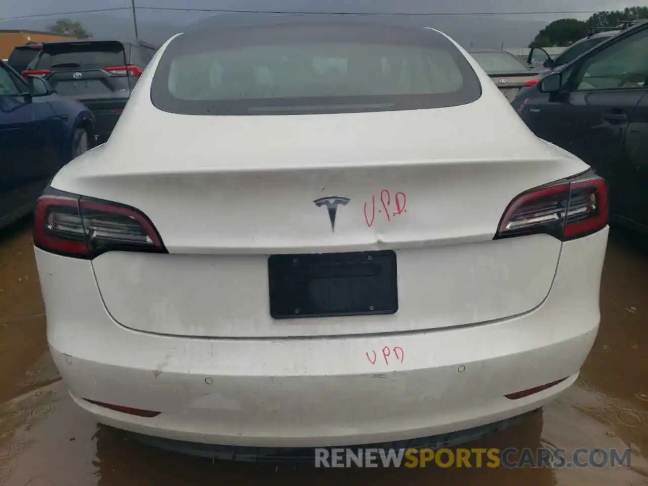 6 Photograph of a damaged car 5YJ3E1EA2LF612695 TESLA MODEL 3 2020