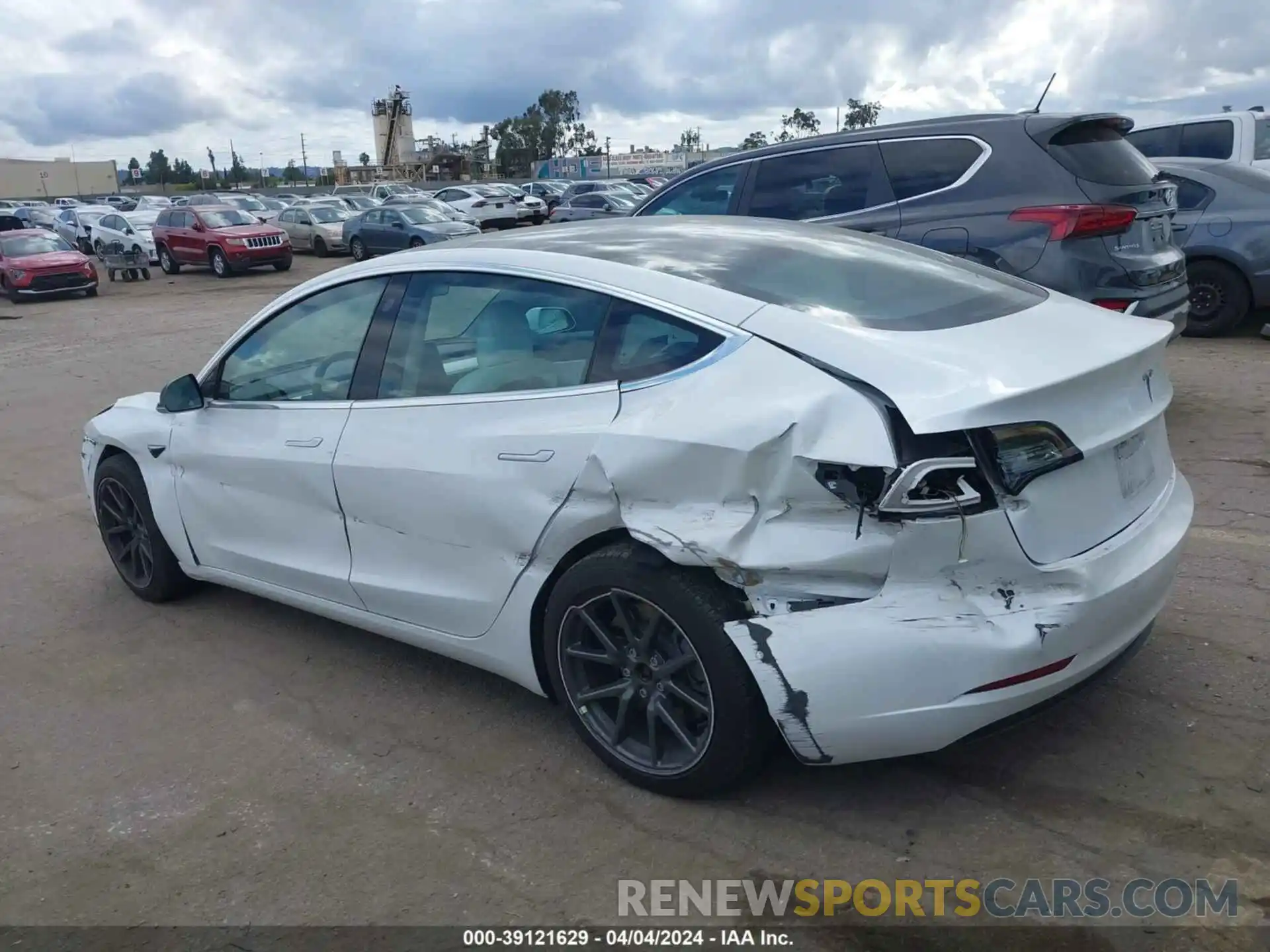 3 Photograph of a damaged car 5YJ3E1EA2LF615676 TESLA MODEL 3 2020