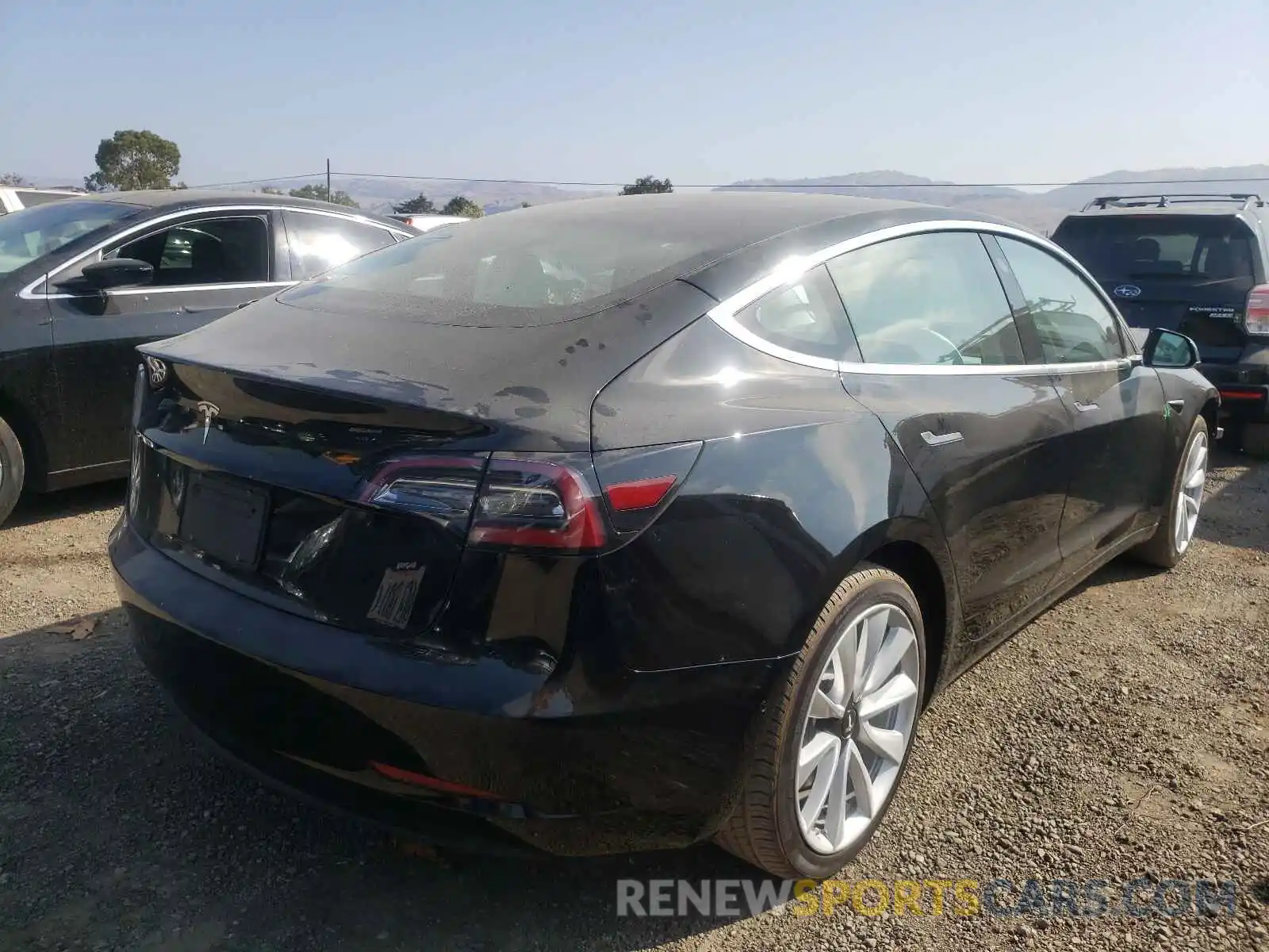 4 Фотография поврежденного автомобиля 5YJ3E1EA2LF615743 TESLA MODEL 3 2020