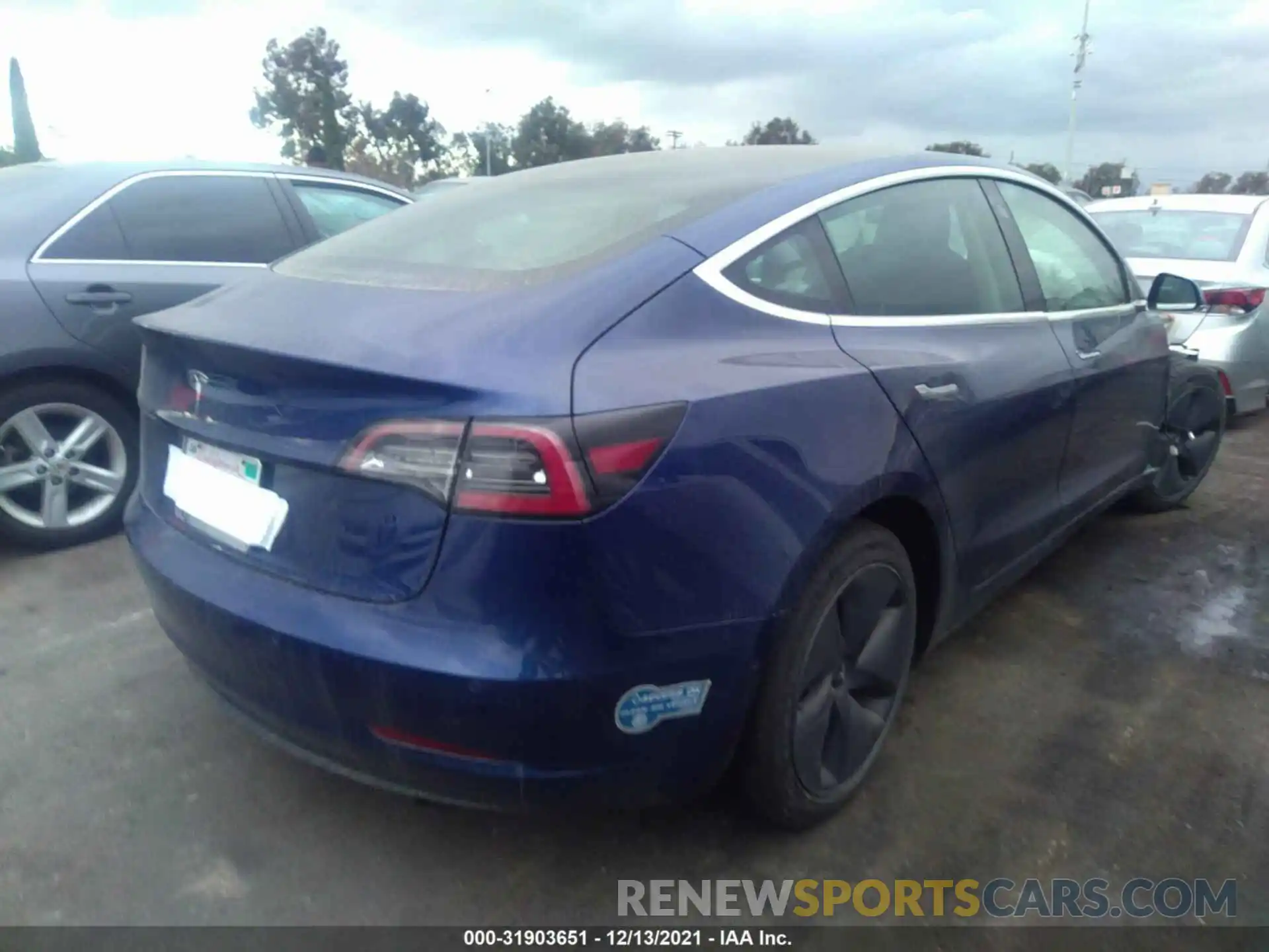 4 Photograph of a damaged car 5YJ3E1EA2LF631036 TESLA MODEL 3 2020