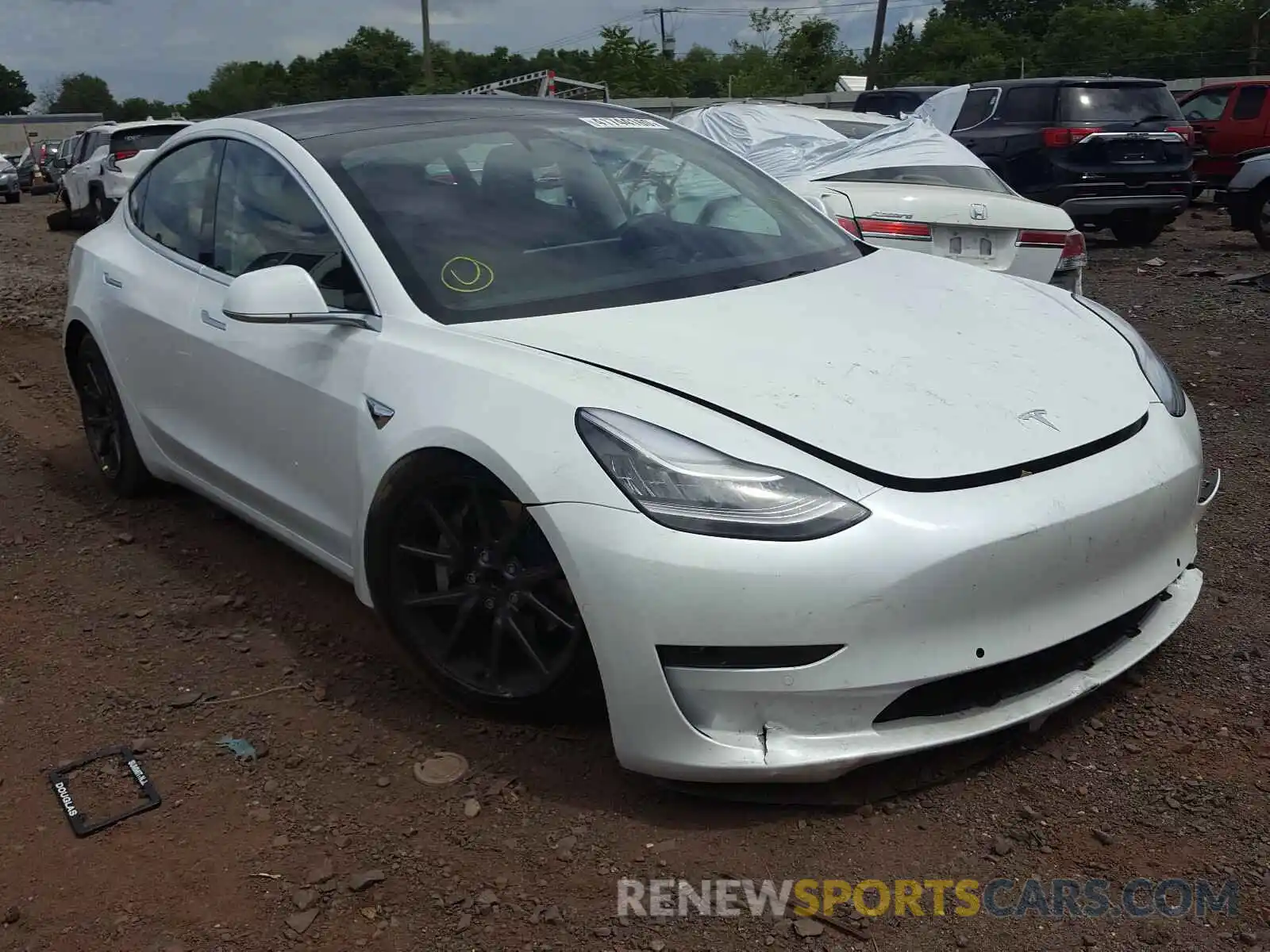 1 Photograph of a damaged car 5YJ3E1EA2LF632395 TESLA MODEL 3 2020