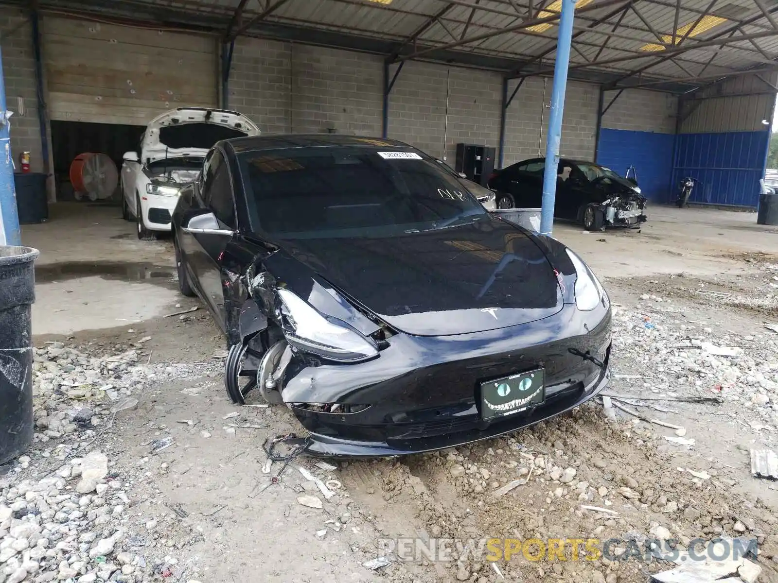 1 Photograph of a damaged car 5YJ3E1EA2LF643879 TESLA MODEL 3 2020