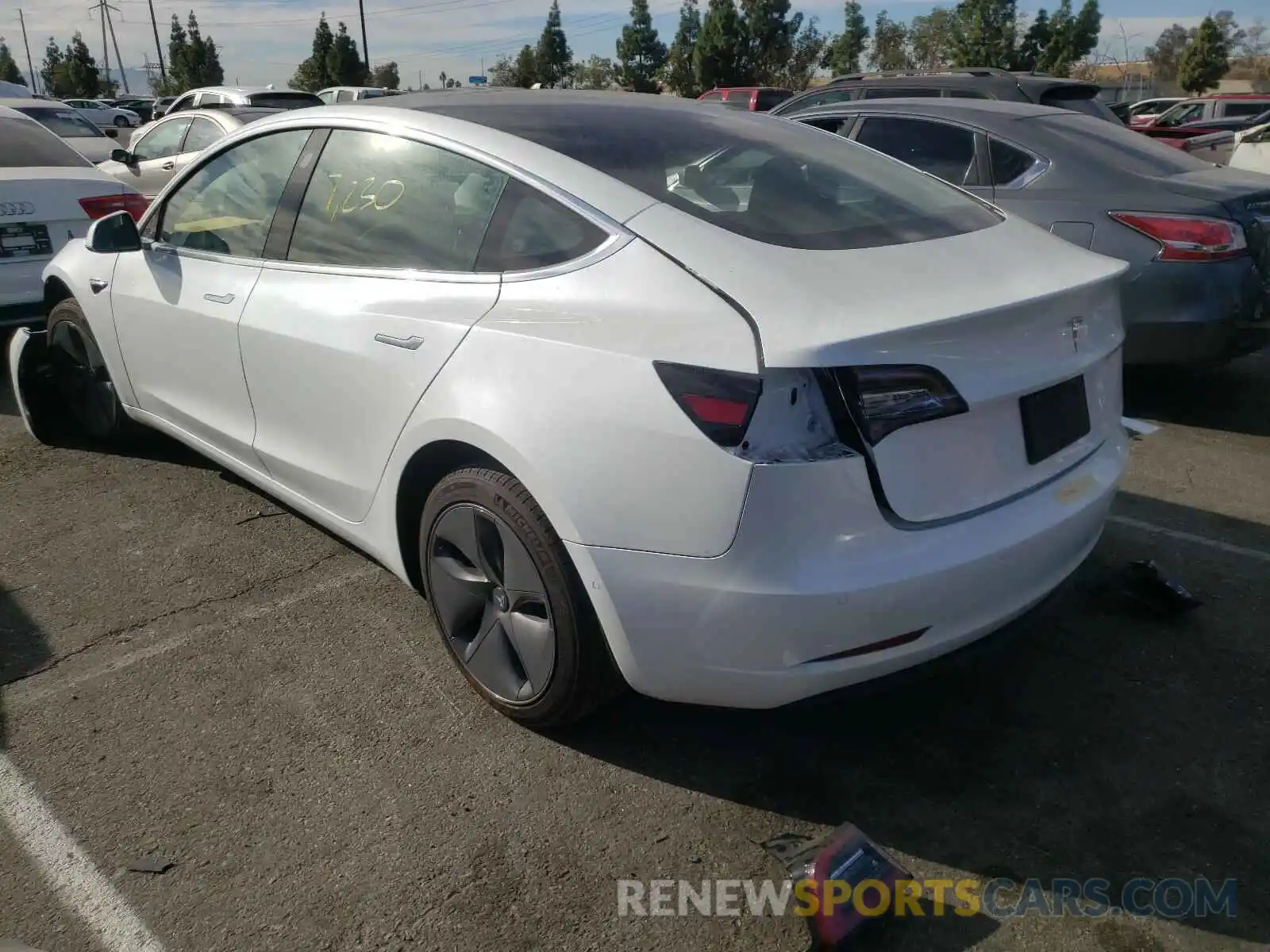 3 Photograph of a damaged car 5YJ3E1EA2LF644885 TESLA MODEL 3 2020