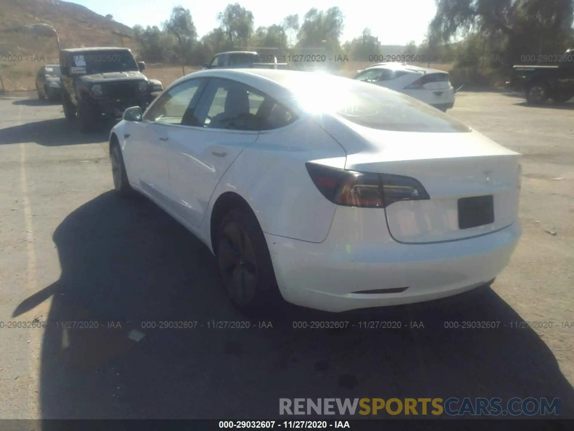 3 Photograph of a damaged car 5YJ3E1EA2LF660388 TESLA MODEL 3 2020