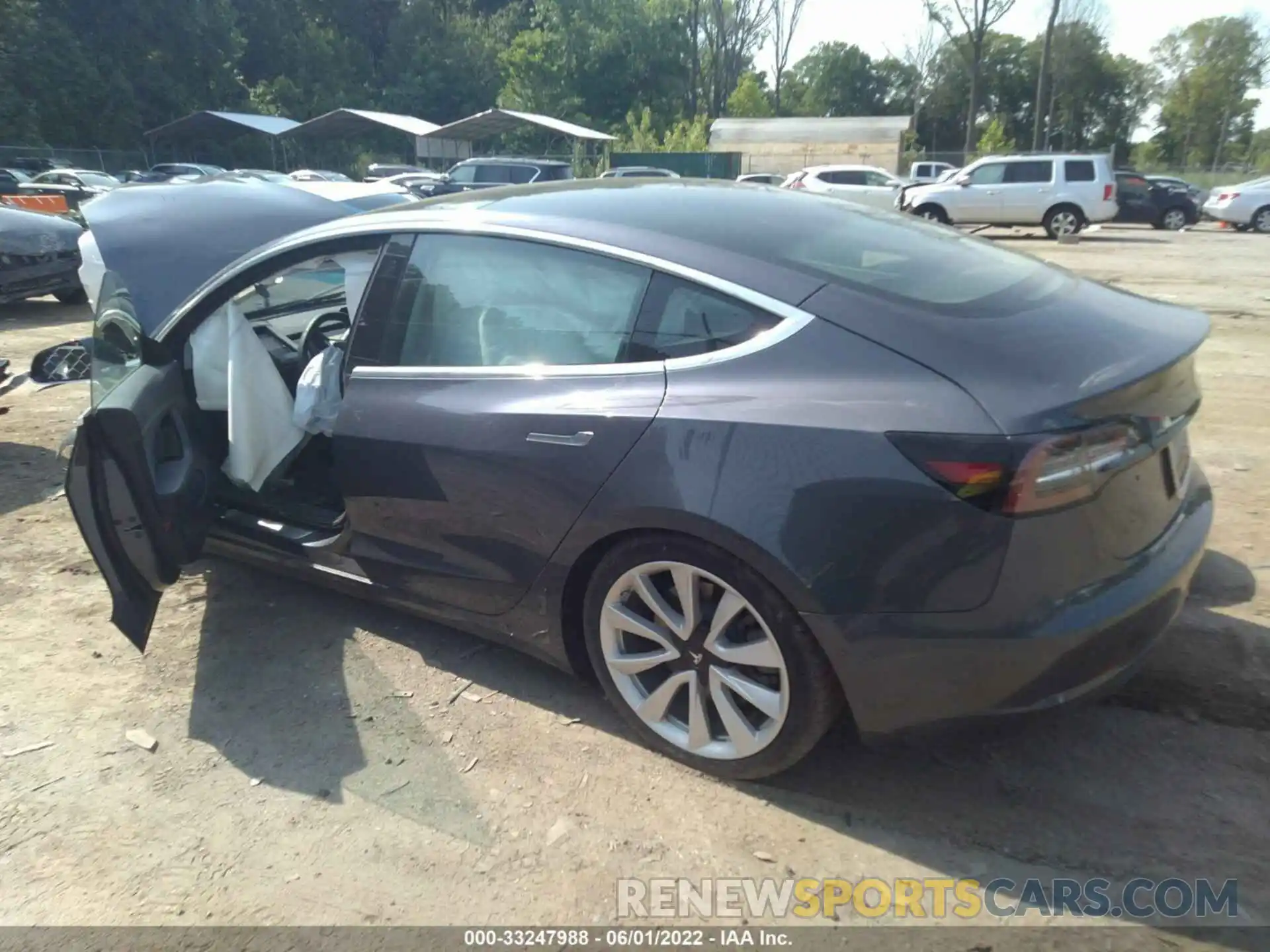 3 Photograph of a damaged car 5YJ3E1EA2LF661086 TESLA MODEL 3 2020