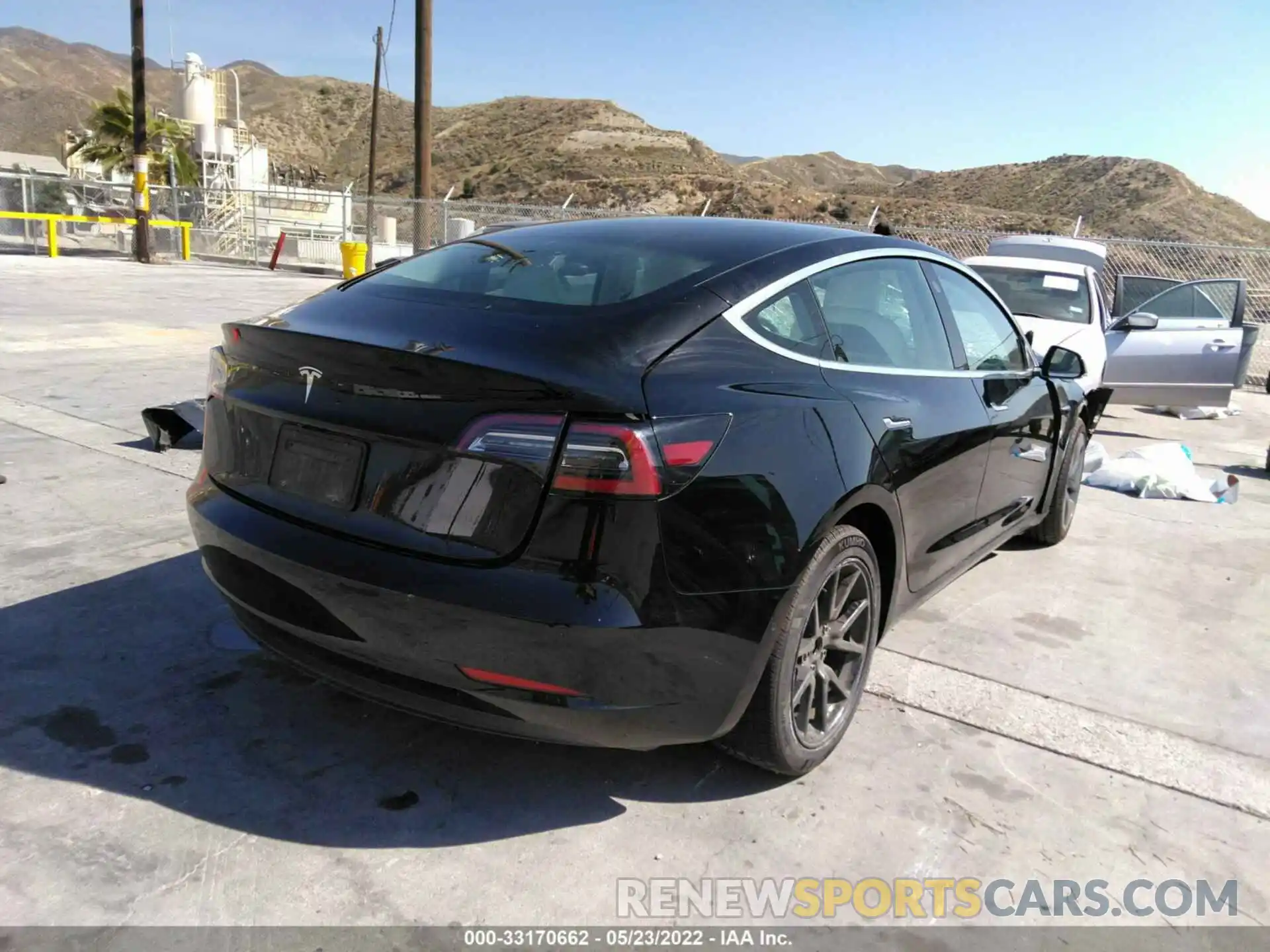 4 Photograph of a damaged car 5YJ3E1EA2LF662075 TESLA MODEL 3 2020