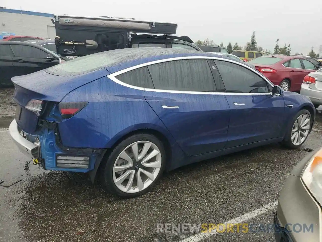 3 Photograph of a damaged car 5YJ3E1EA2LF710285 TESLA MODEL 3 2020